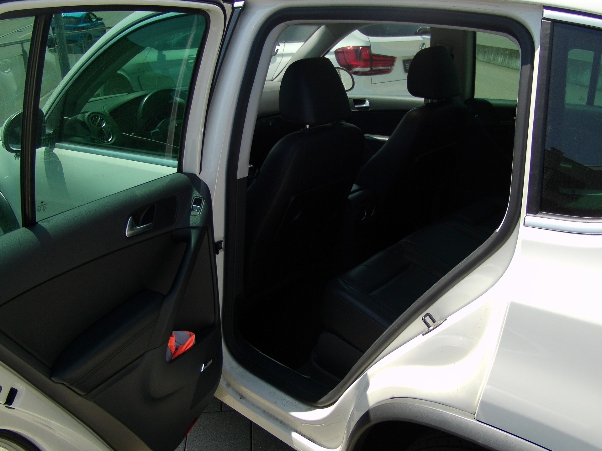 VW Tiguan 2.0 TDI R-Line Sport-image-10