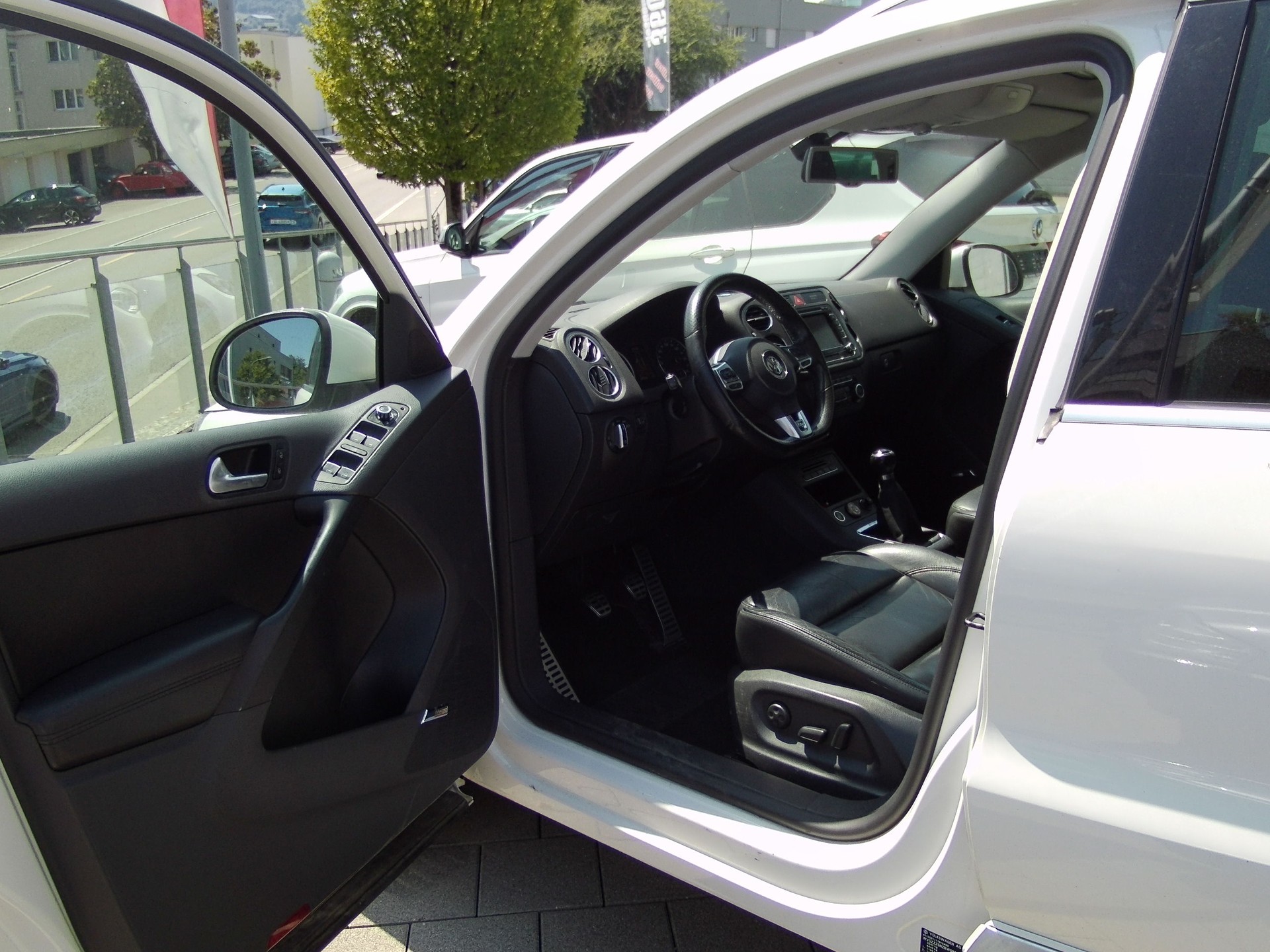 VW Tiguan 2.0 TDI R-Line Sport-image-9