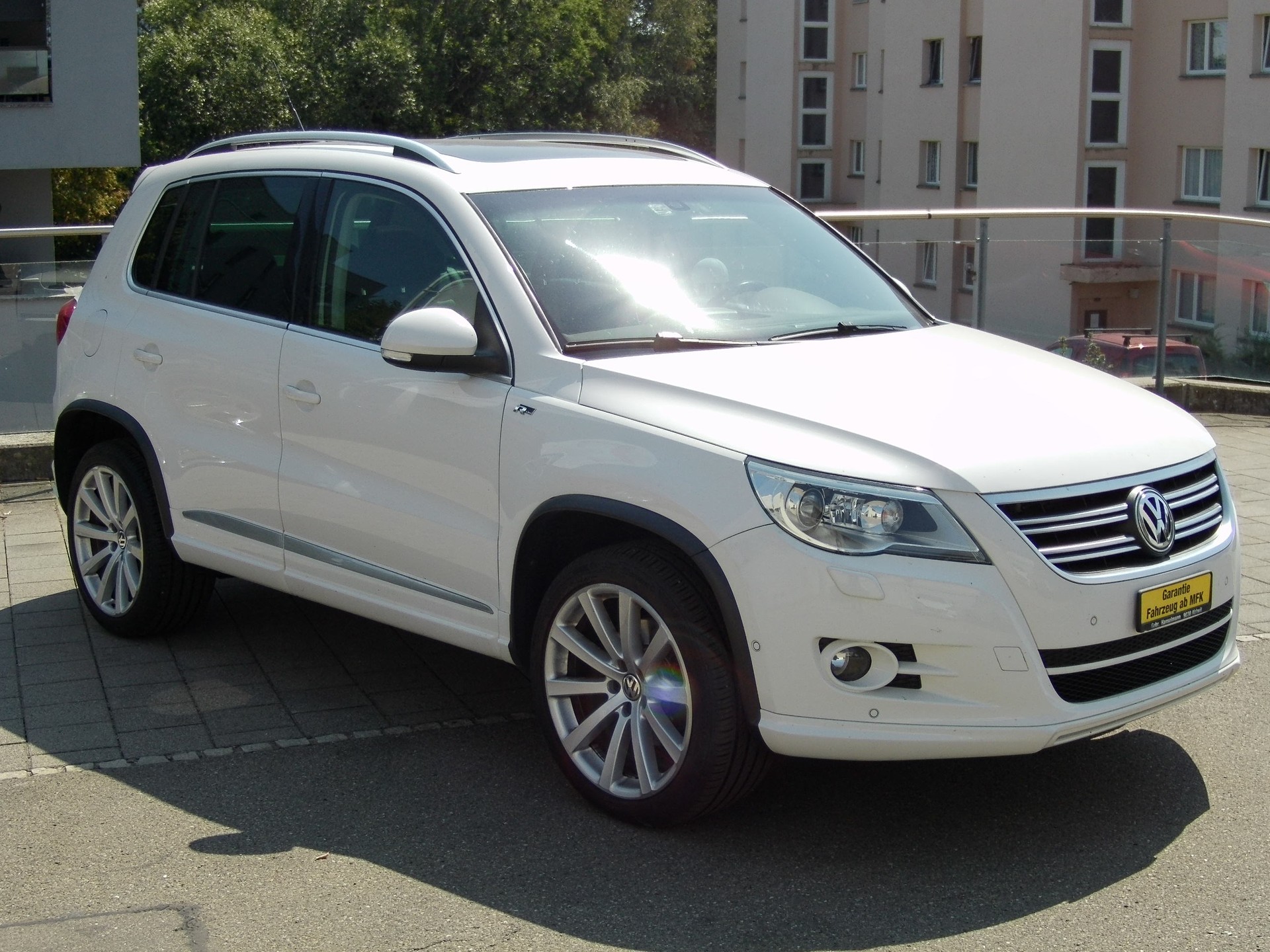 VW Tiguan 2.0 TDI R-Line Sport-image-2