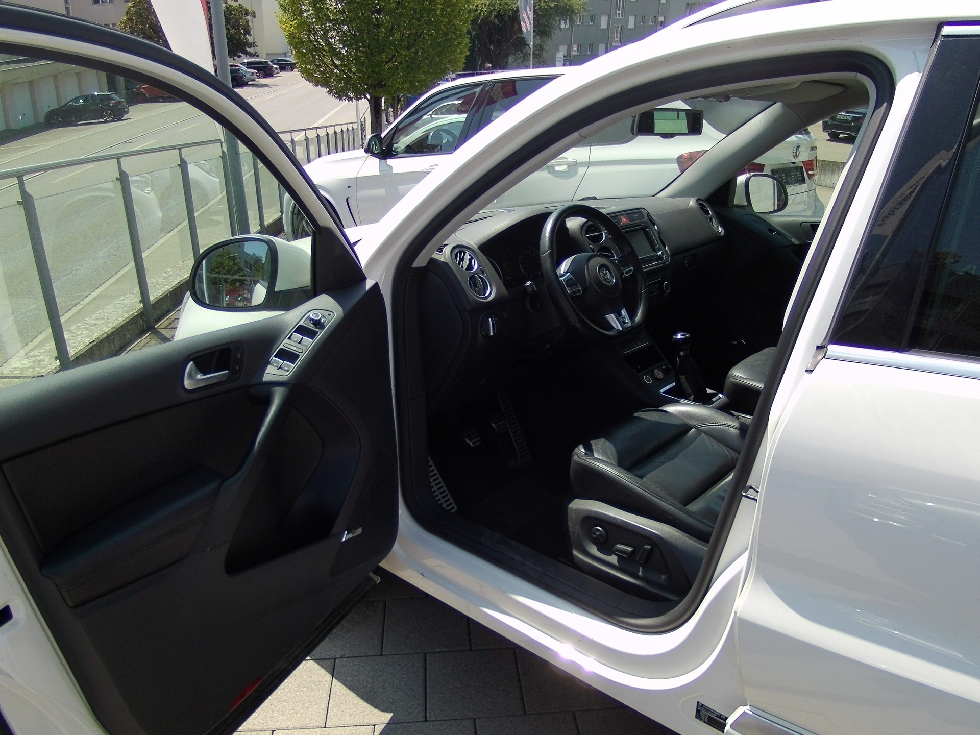 VW Tiguan 2.0 TDI R-Line Sport-image-7