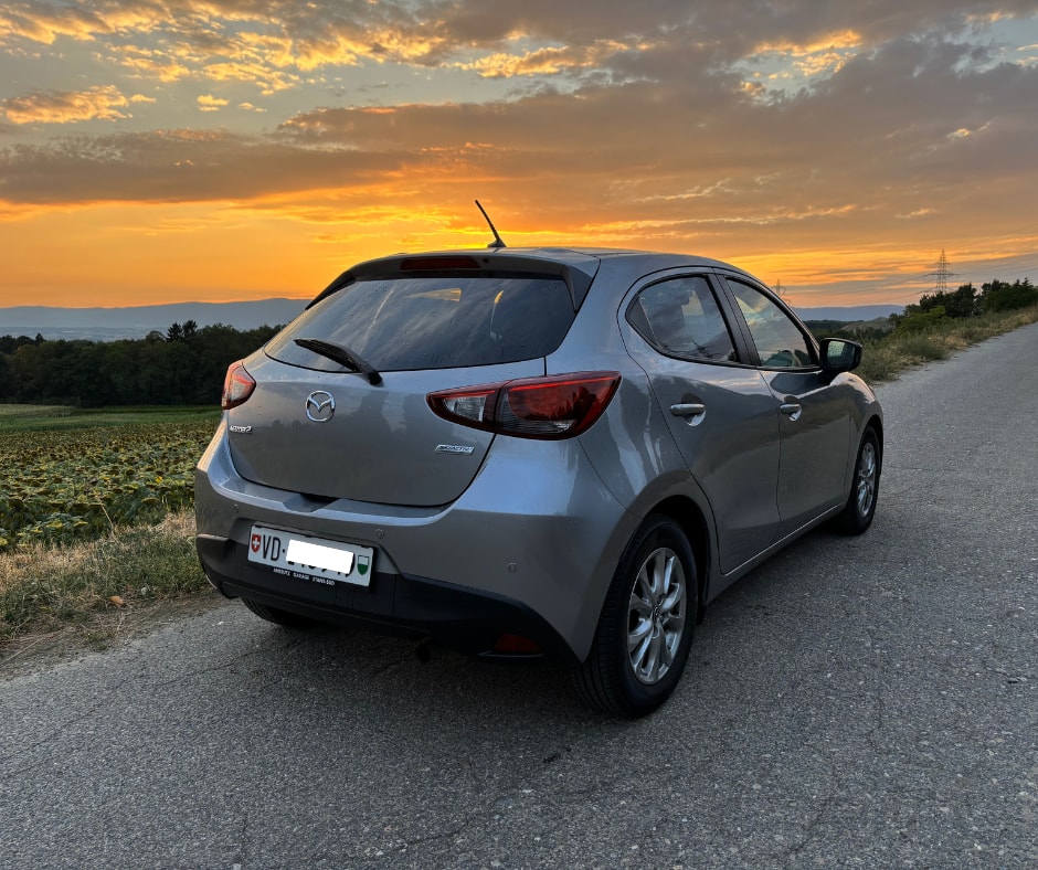 MAZDA 1.5 90 Ambition-image-2