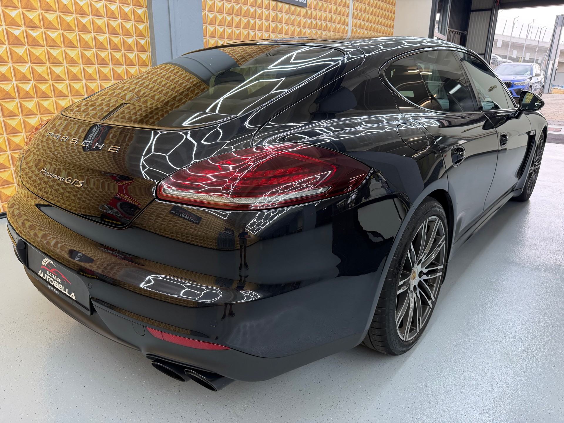 PORSCHE Panamera GTS 4.8 PDK-image-4