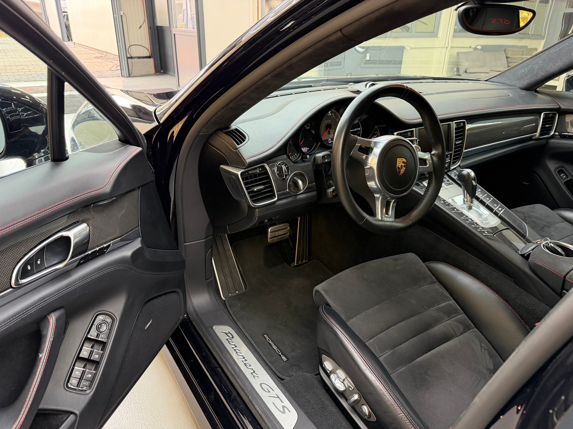 PORSCHE Panamera GTS 4.8 PDK-image-7