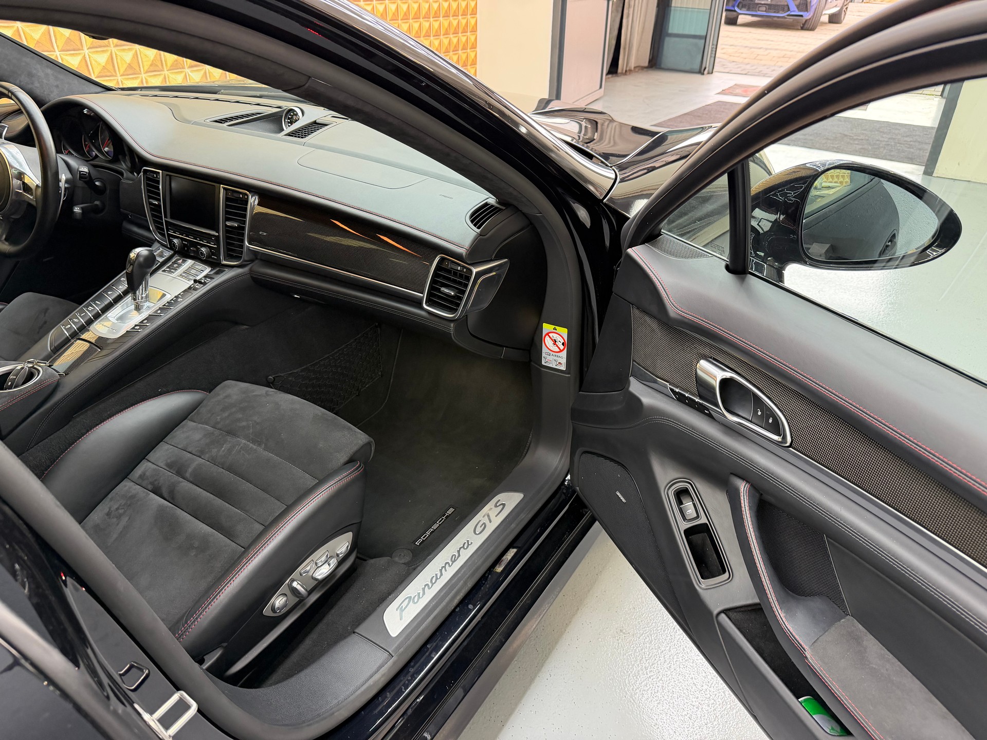 PORSCHE Panamera GTS 4.8 PDK-image-13