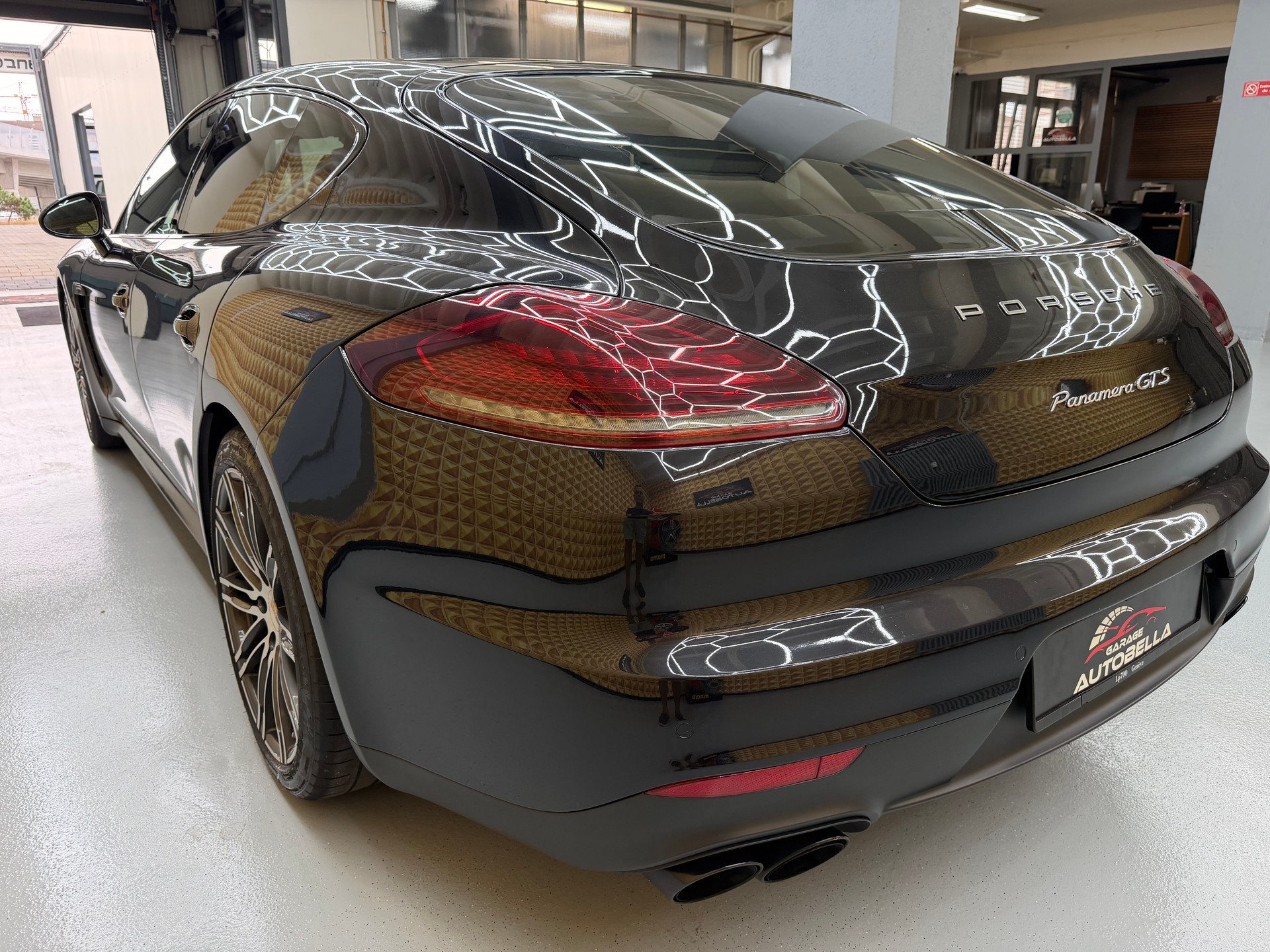 PORSCHE Panamera GTS 4.8 PDK-image-6