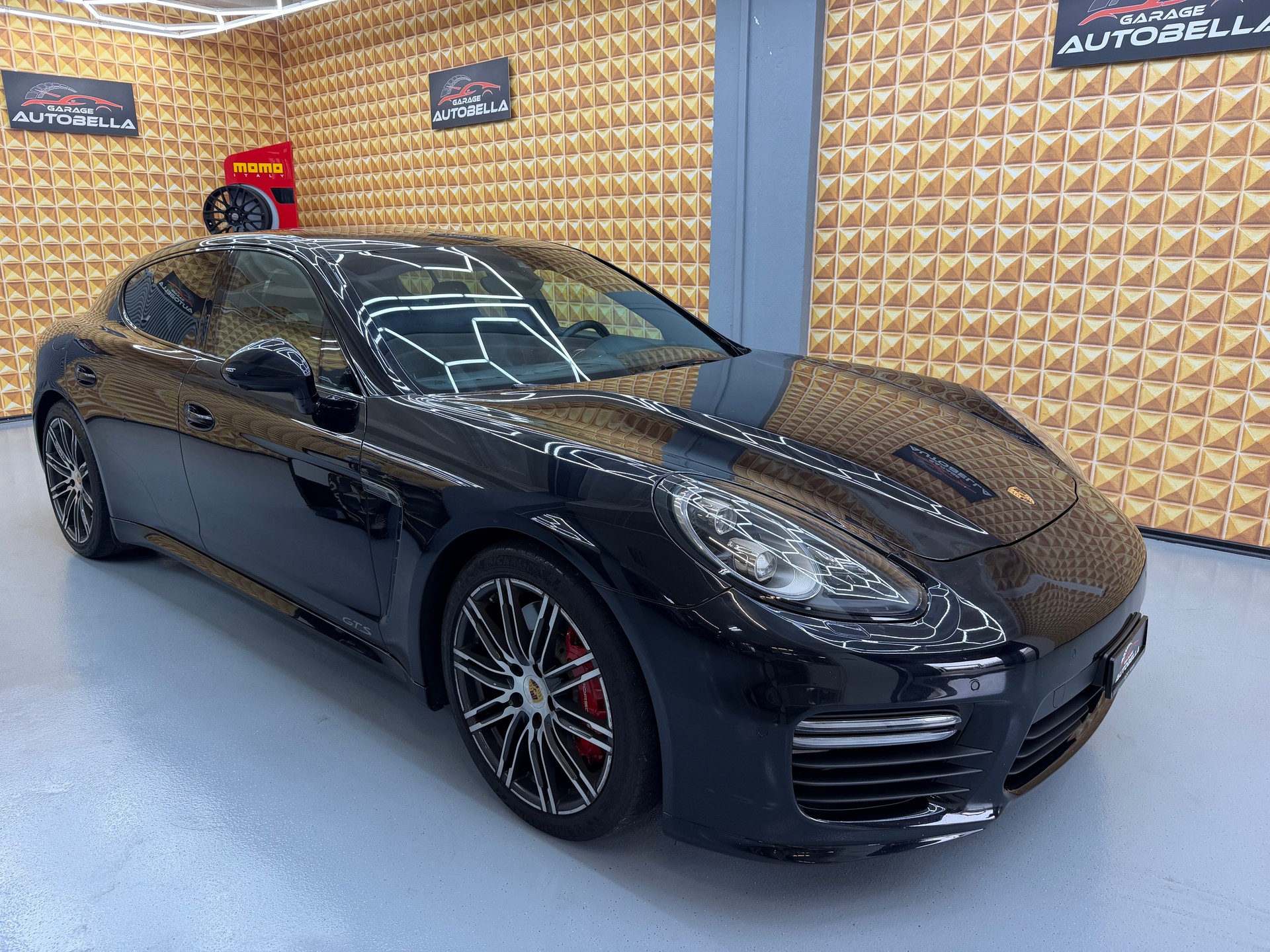 PORSCHE Panamera GTS 4.8 PDK-image-1