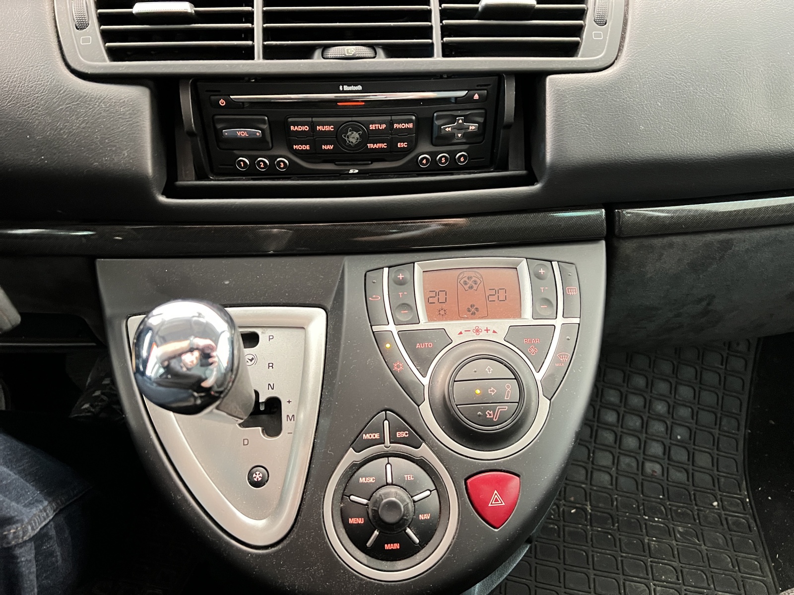 CITROEN C8 2.0 16V HDi Exclusive Automatic-image-12
