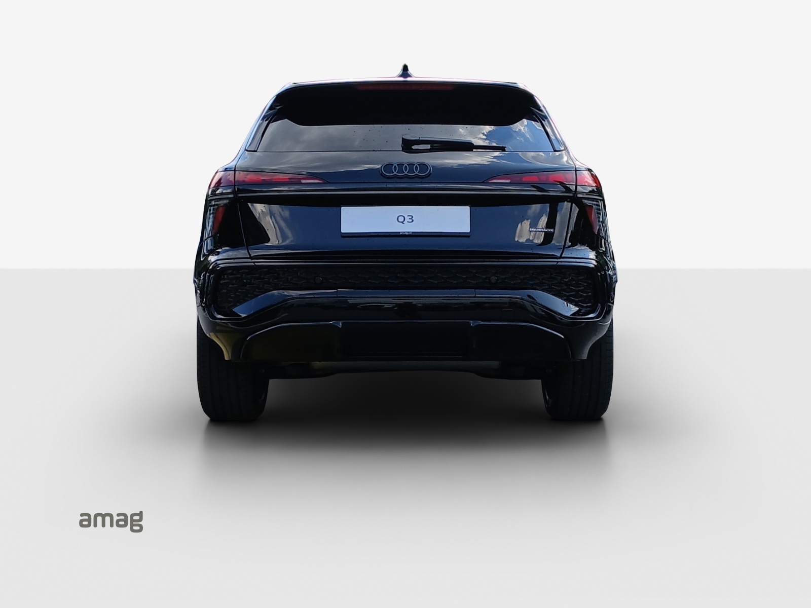 AUDI Q3 SUV TFSI quattro 150 kW S tronic-image-3
