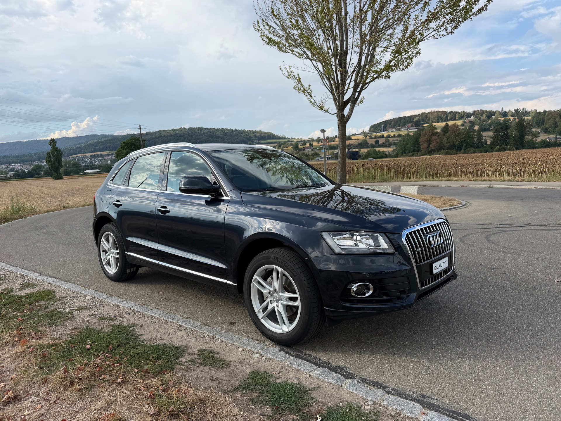 AUDI Q5 2.0 TDI quattro-image-2