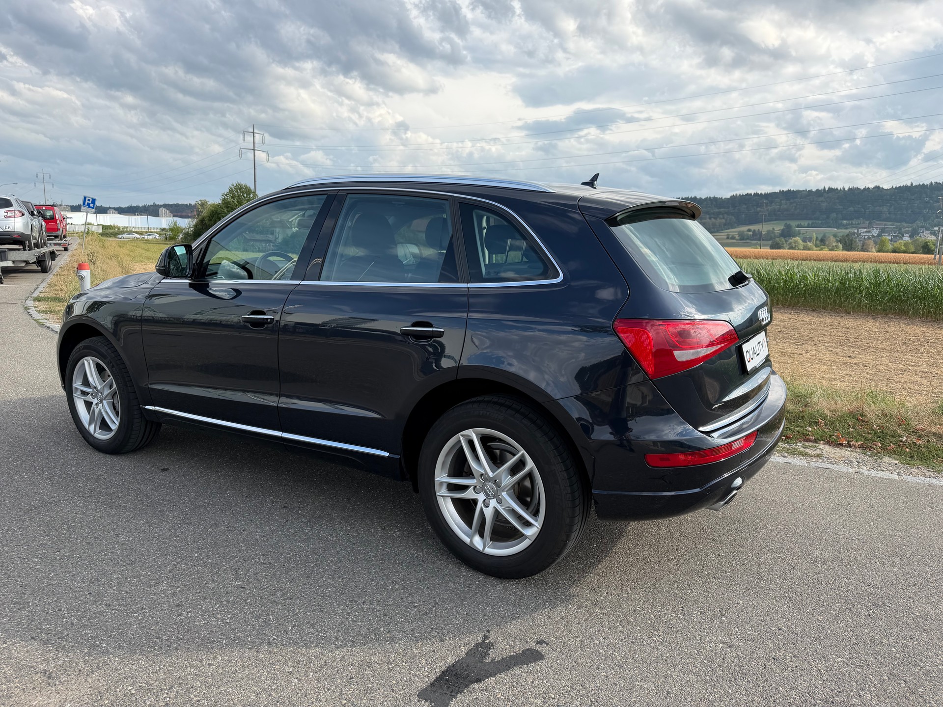 AUDI Q5 2.0 TDI quattro-image-6