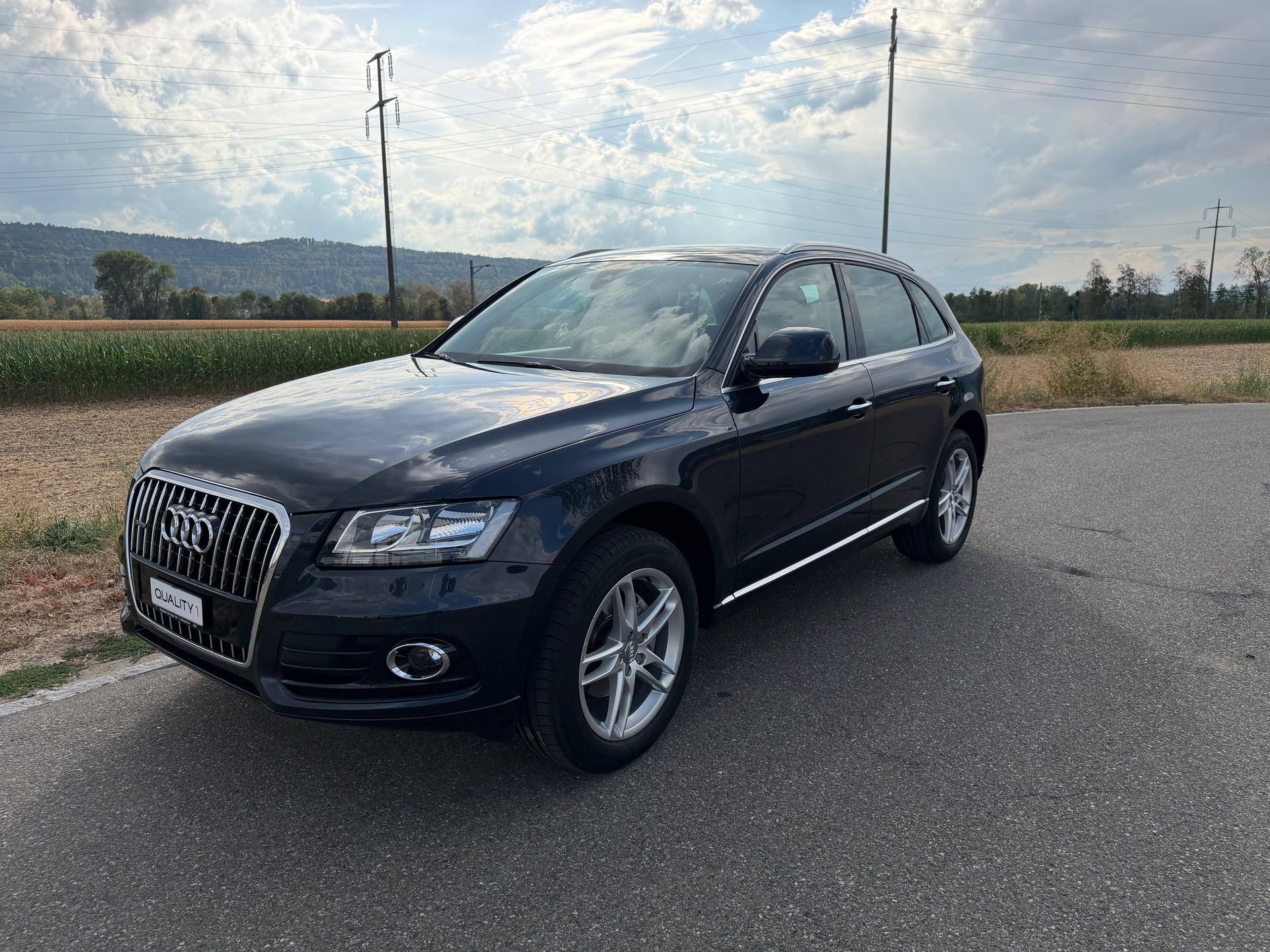 AUDI Q5 2.0 TDI quattro-image-3