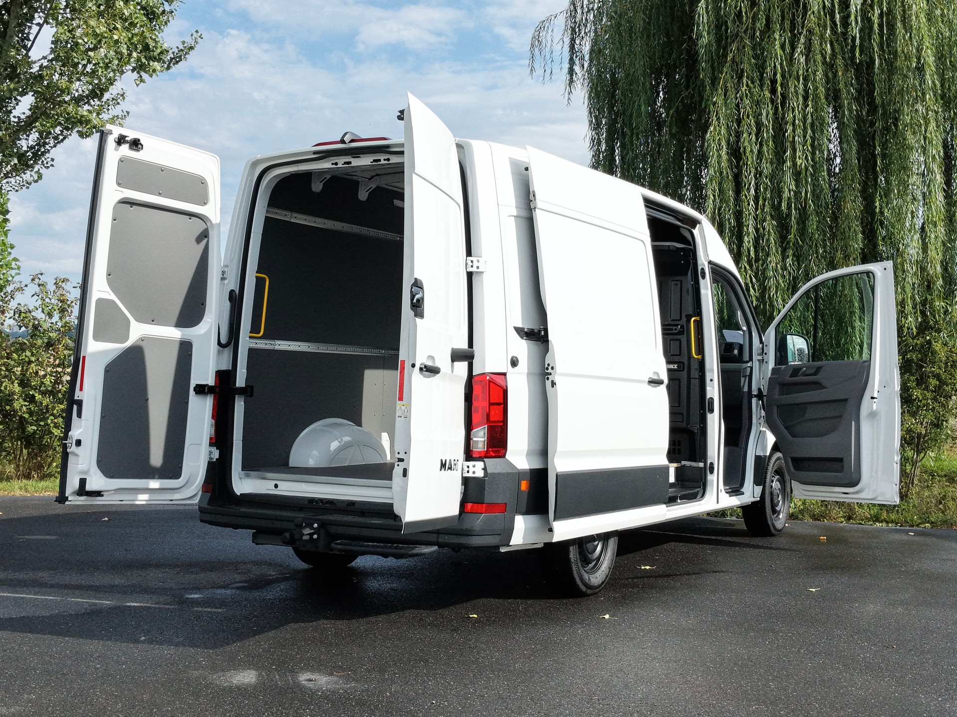 MAN TGE 3.5 4x4 Standard Kastenwagen-image-2