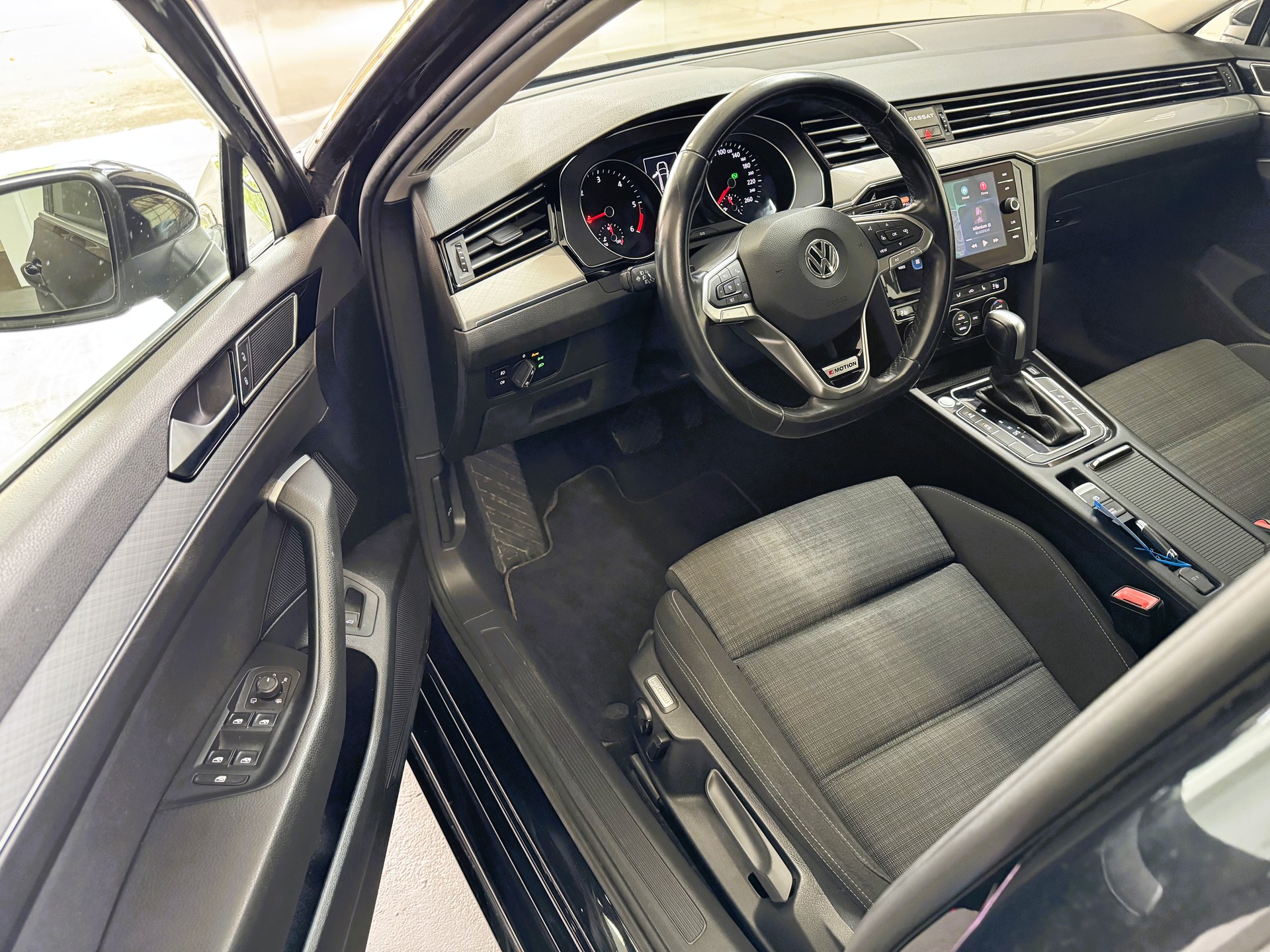 VW Passat 2.0 TDI BMT Business 4Motion DSG-image-4