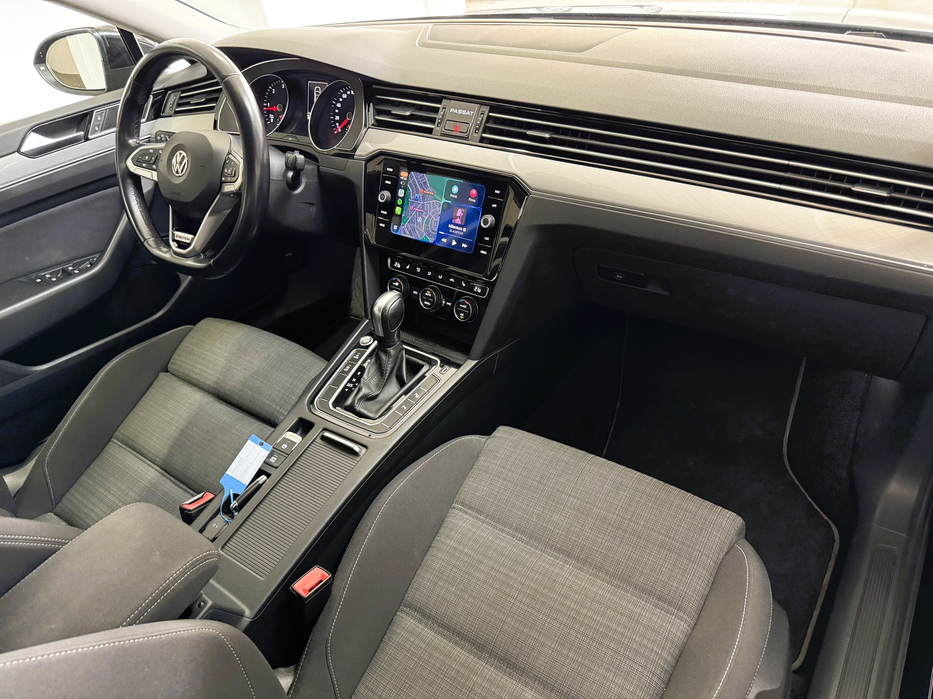 VW Passat 2.0 TDI BMT Business 4Motion DSG-image-9