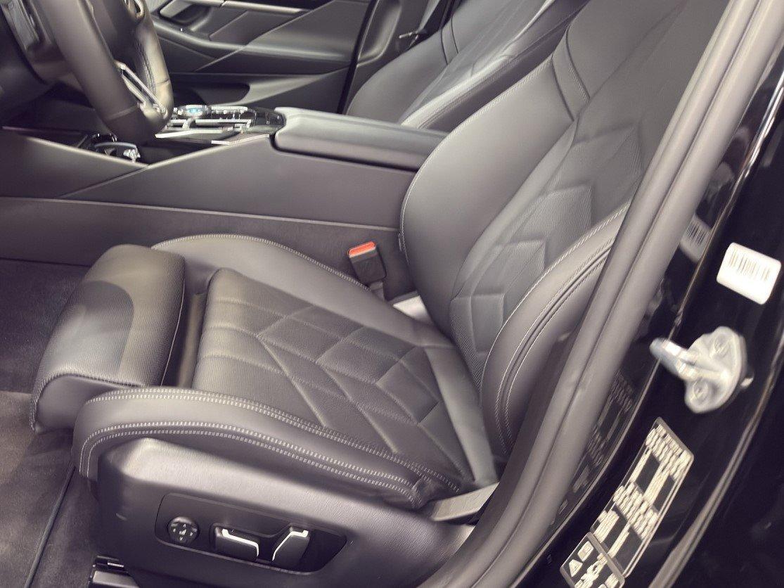 BMW 520d xDrive Touring M Sport-image-14