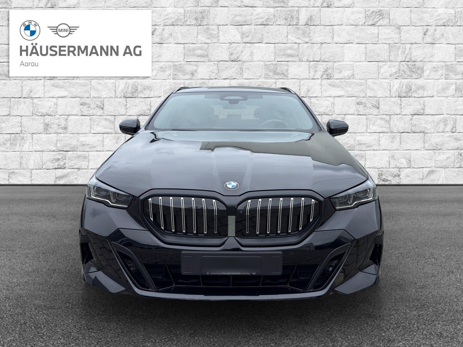 BMW 520d xDrive Touring M Sport-showroom-element-1