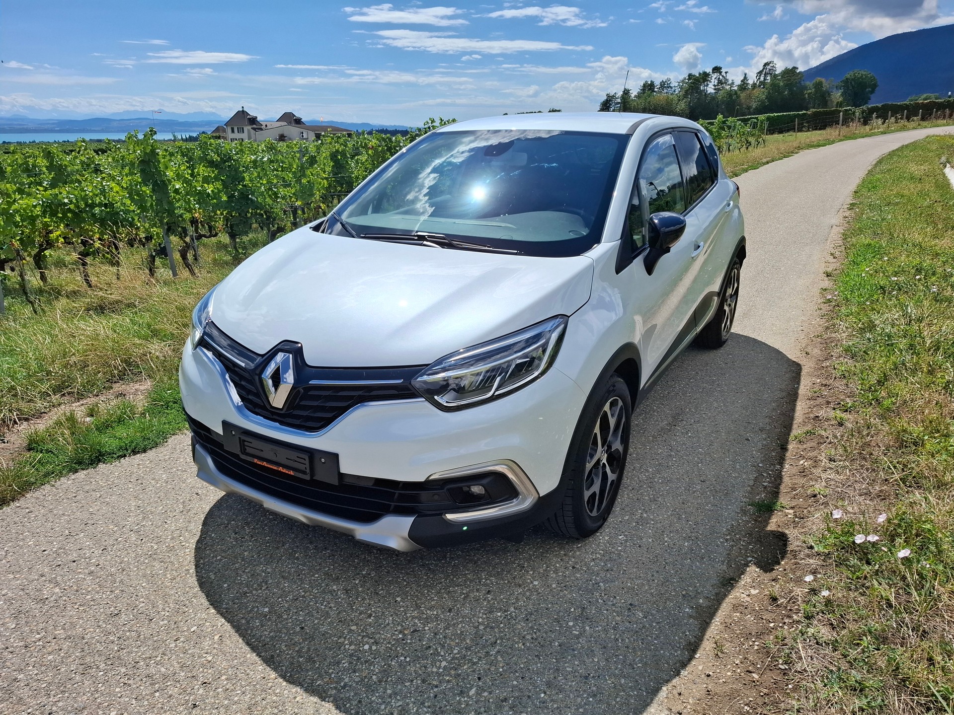 RENAULT Captur 1.2 T 16V Intens-image-0