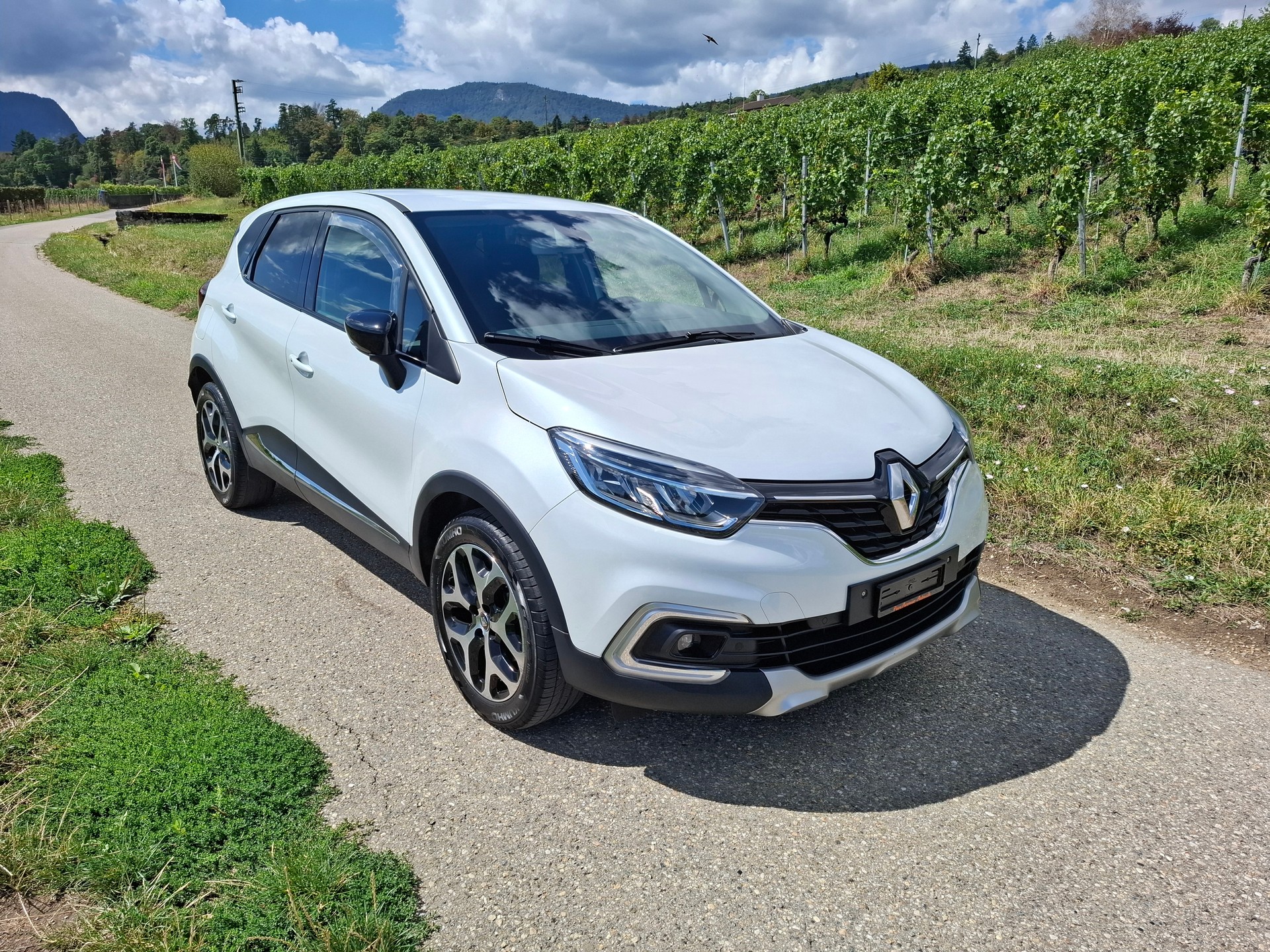 RENAULT Captur 1.2 T 16V Intens-image-2