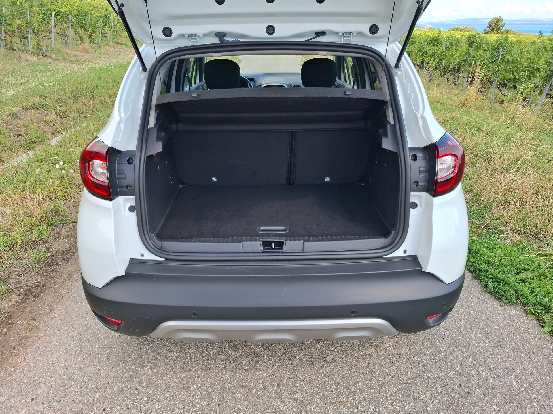 RENAULT Captur 1.2 T 16V Intens-image-14
