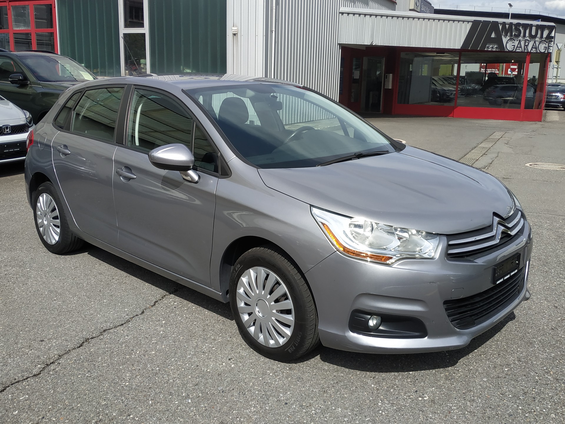 CITROEN C4 1.2 Pure Tech Live Edition-showroom-element-1