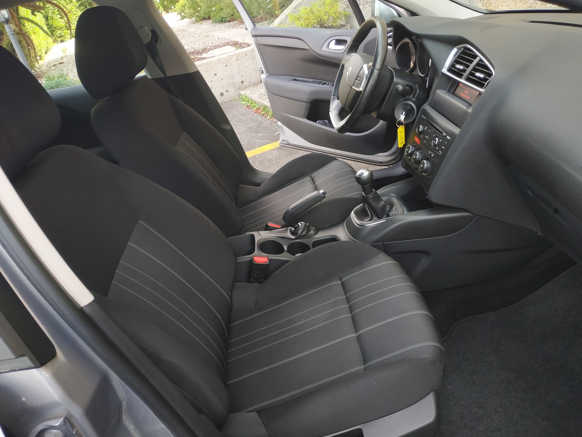CITROEN C4 1.2 Pure Tech Live Edition-image-13