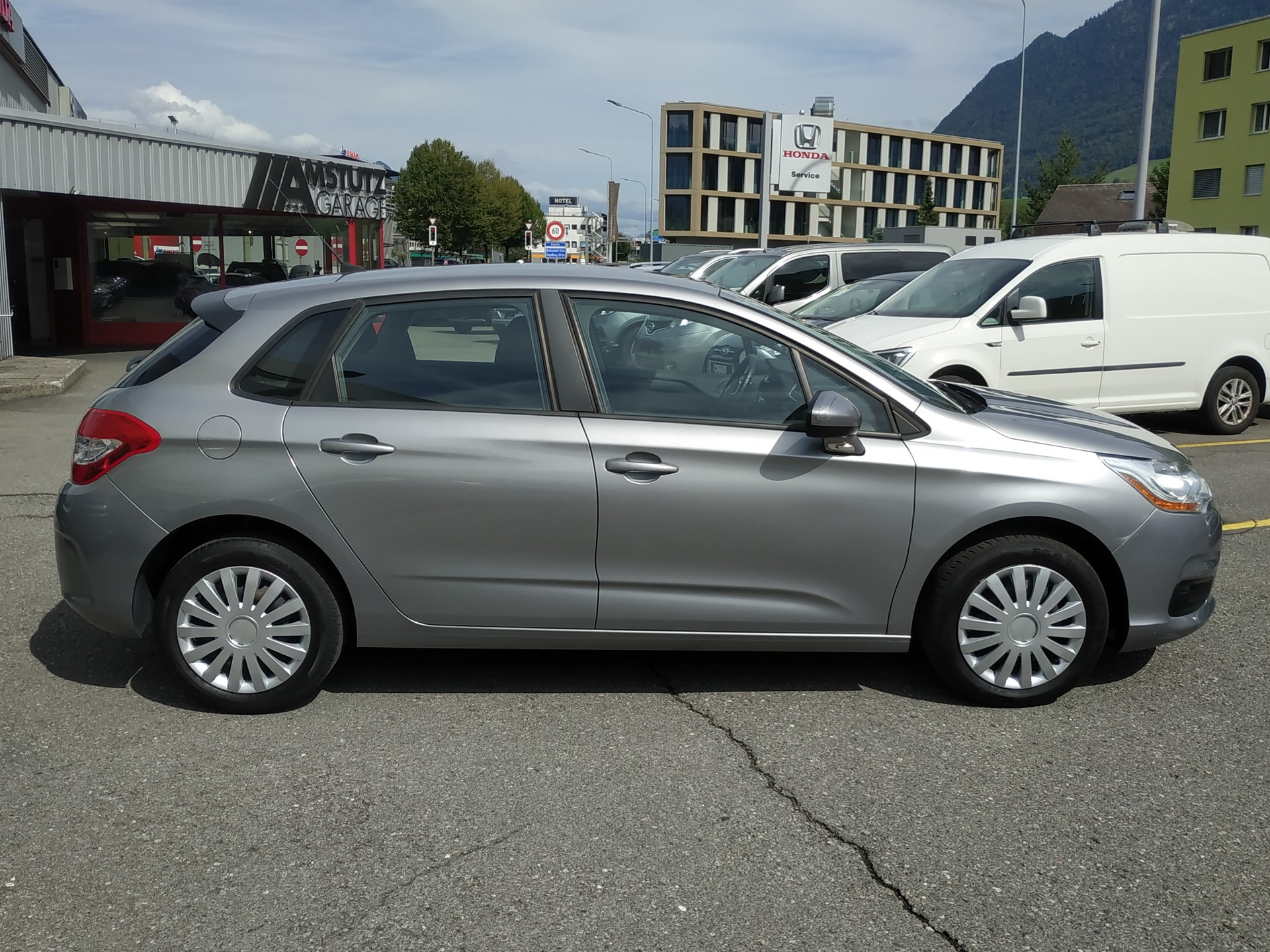 CITROEN C4 1.2 Pure Tech Live Edition-image-5