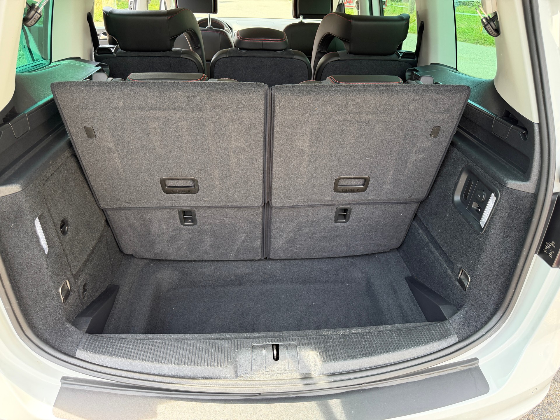 SEAT Alhambra 1.4 TSI DSG SWISS FR2-image-14