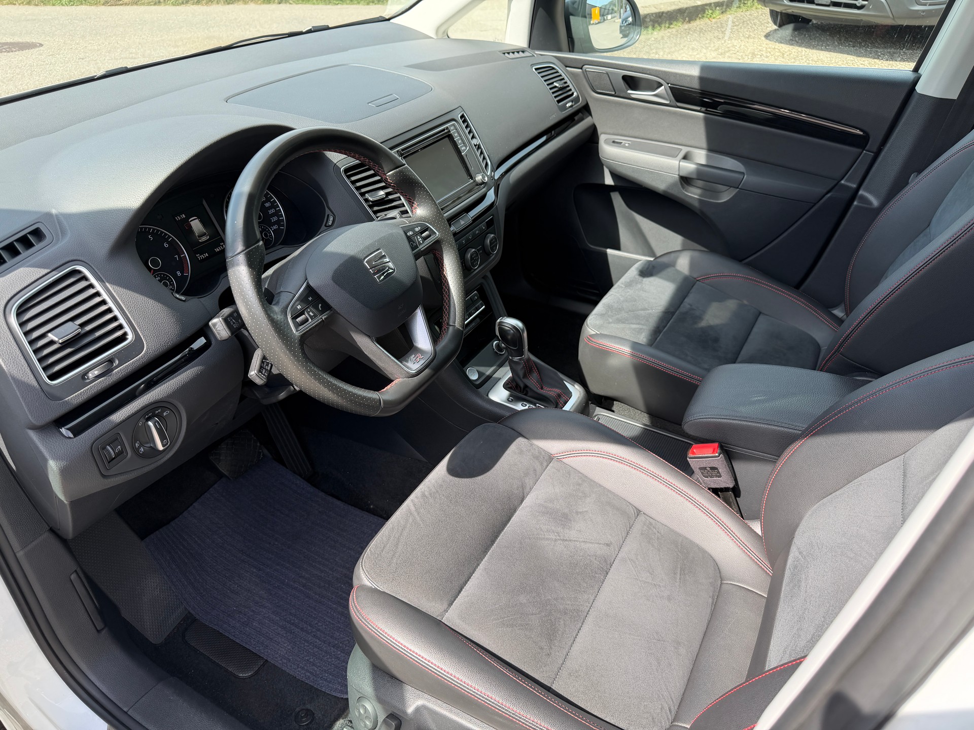 SEAT Alhambra 1.4 TSI DSG SWISS FR2-image-9