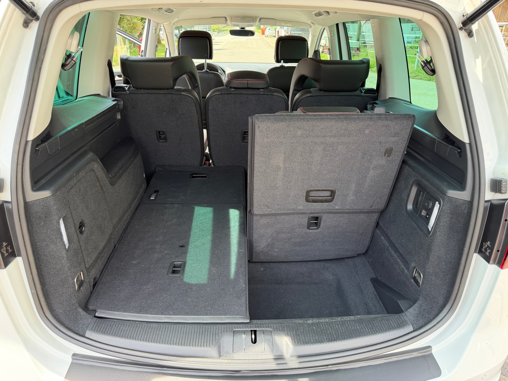 SEAT Alhambra 1.4 TSI DSG SWISS FR2-image-15