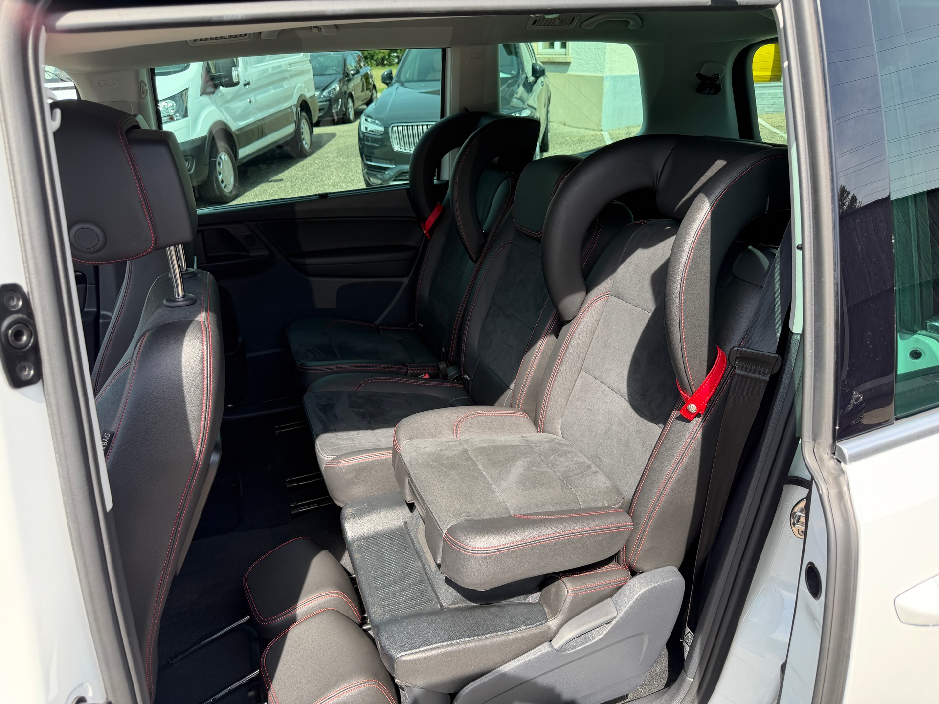 SEAT Alhambra 1.4 TSI DSG SWISS FR2-image-11