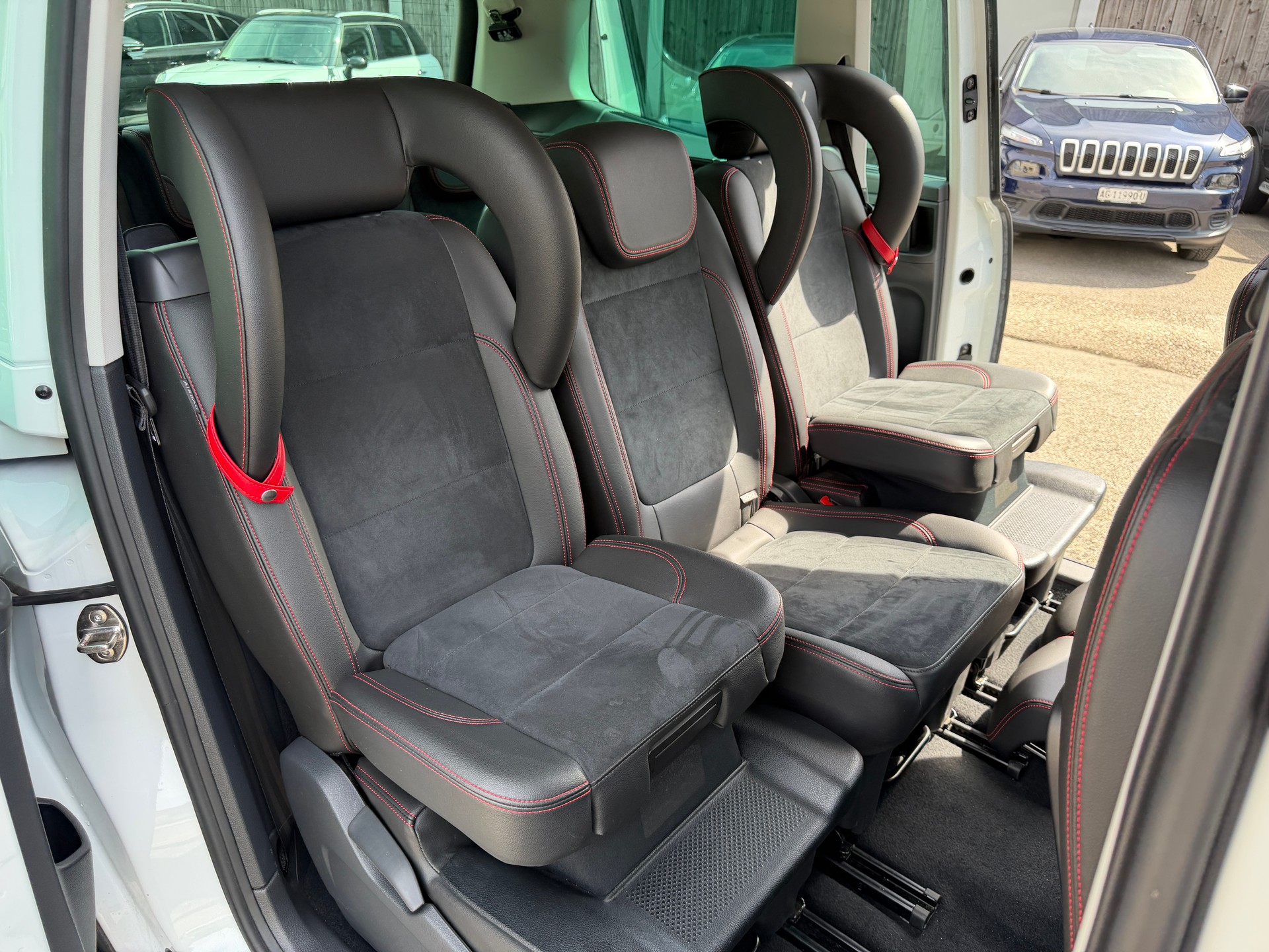 SEAT Alhambra 1.4 TSI DSG SWISS FR2-image-12