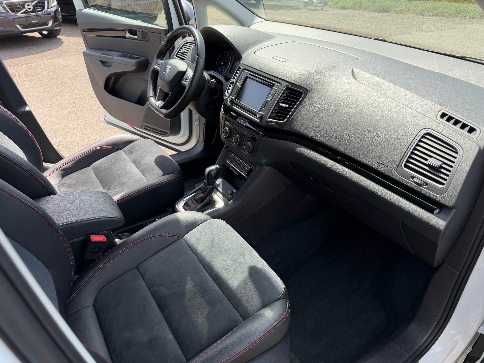 SEAT Alhambra 1.4 TSI DSG SWISS FR2-image-10