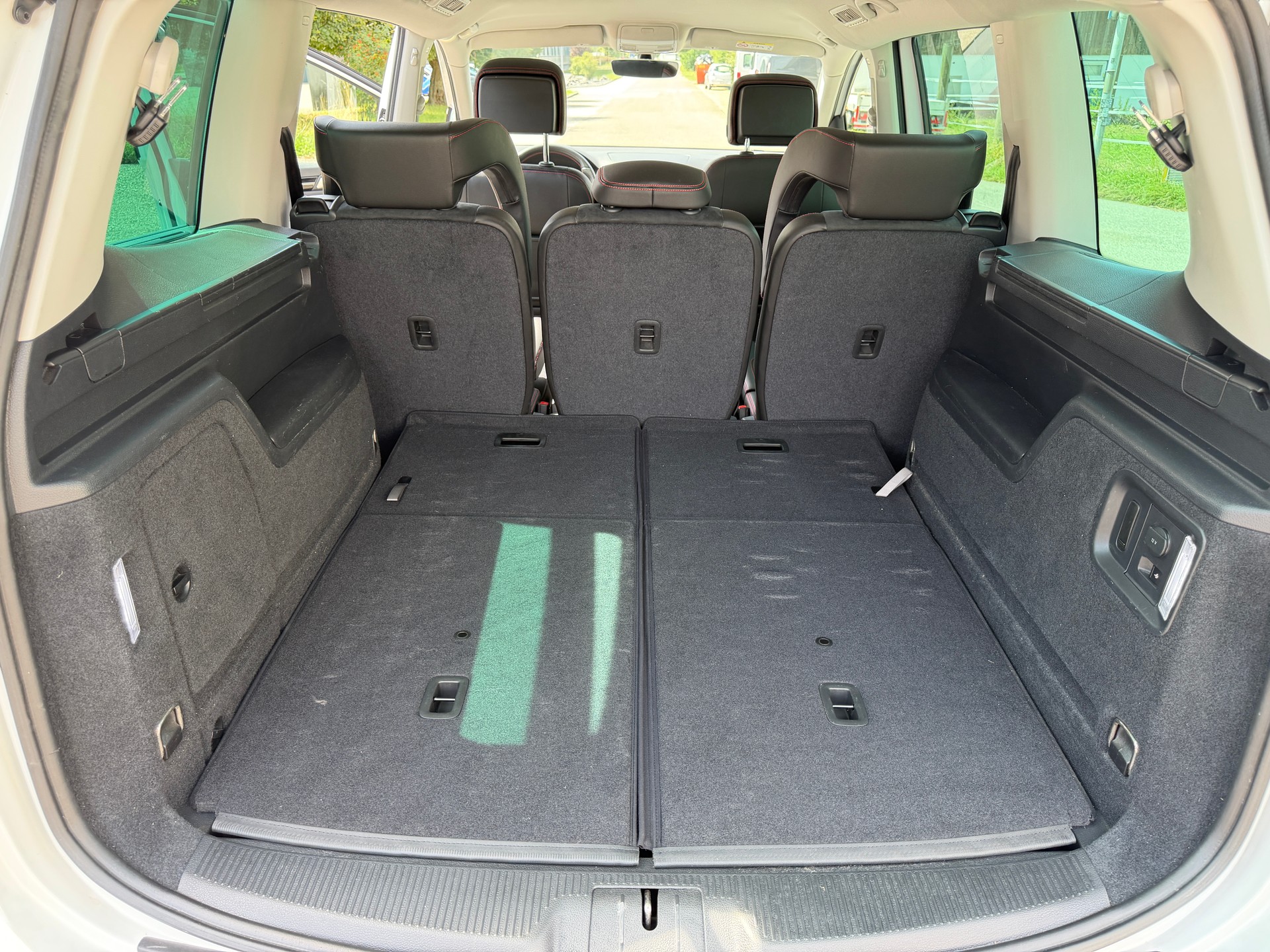 SEAT Alhambra 1.4 TSI DSG SWISS FR2-image-16
