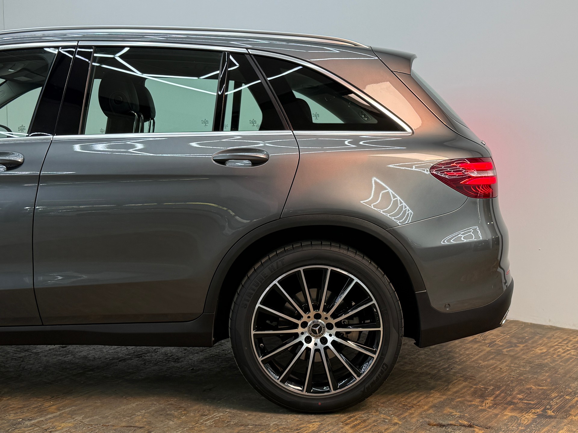 MERCEDES-BENZ GLC 350 d AMG Line 4Matic 9G-Tronic-image-7