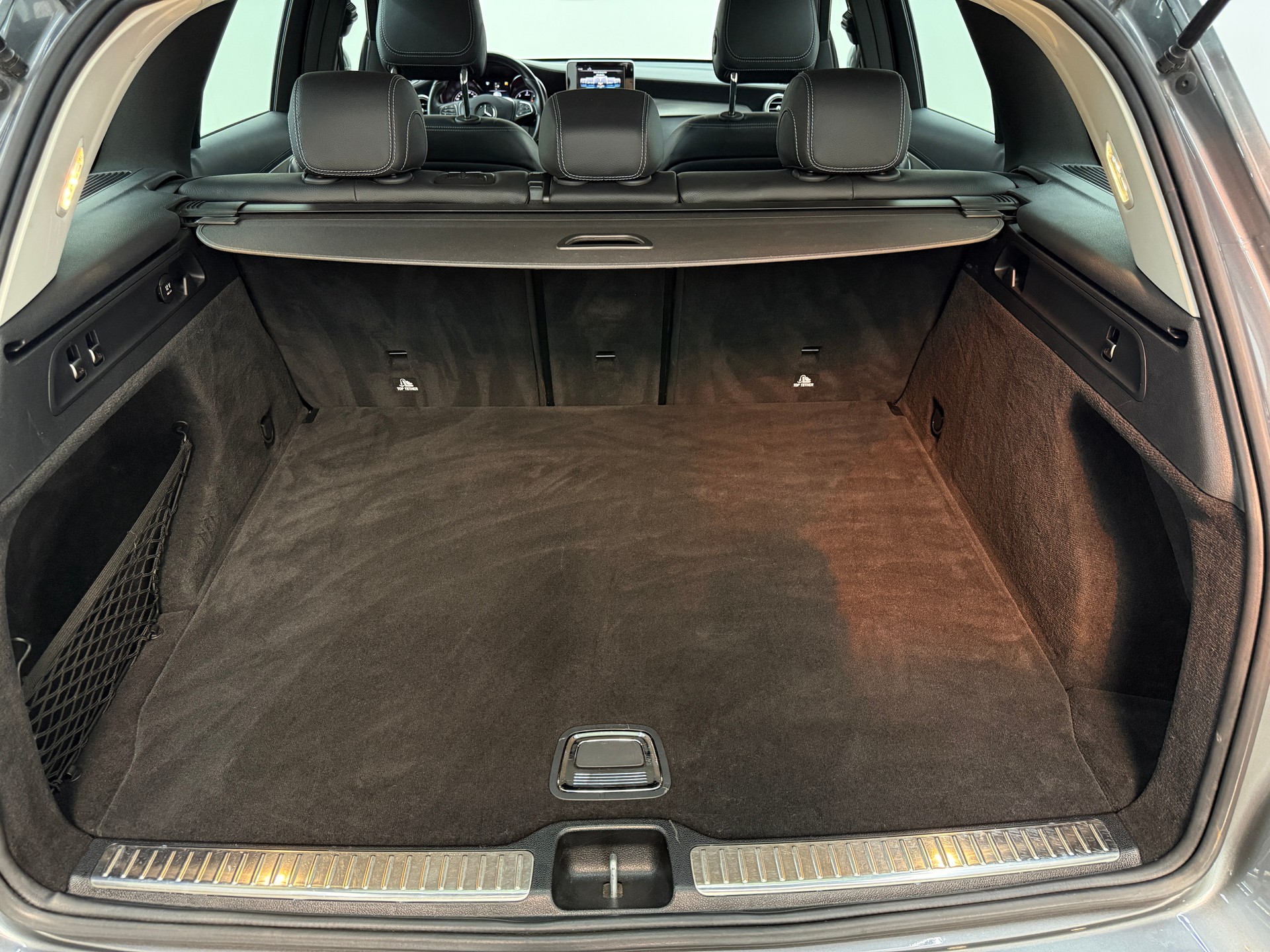 MERCEDES-BENZ GLC 350 d AMG Line 4Matic 9G-Tronic-image-24