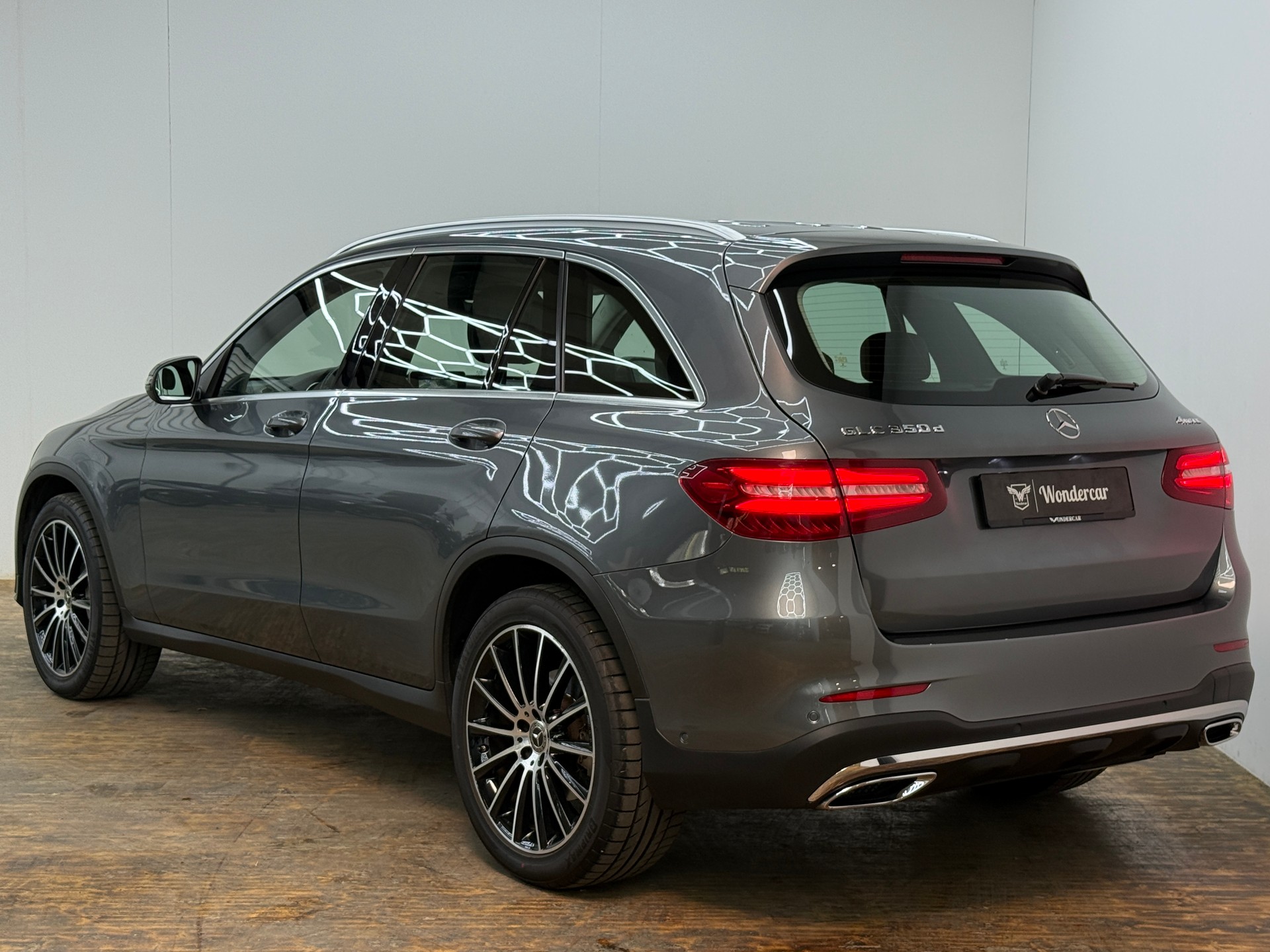 MERCEDES-BENZ GLC 350 d AMG Line 4Matic 9G-Tronic-image-9