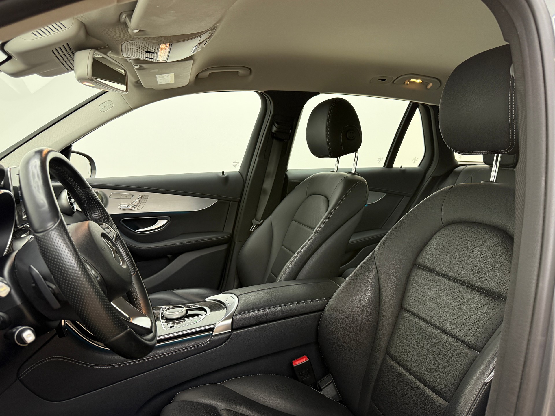 MERCEDES-BENZ GLC 350 d AMG Line 4Matic 9G-Tronic-image-19