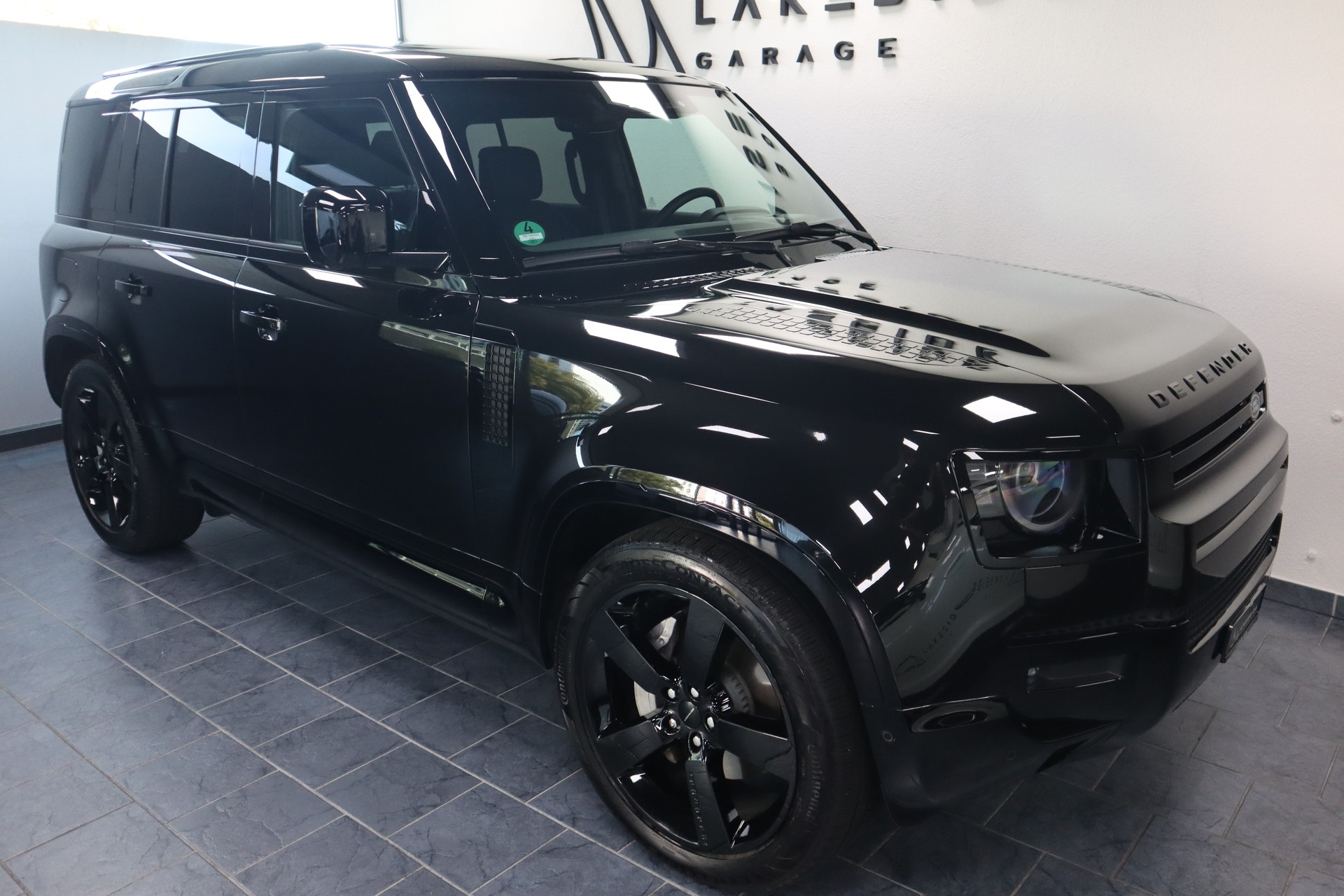 LAND ROVER Defender 110 3.0 D I6 350 X-Dynamic HSE AWD AT8-image-2