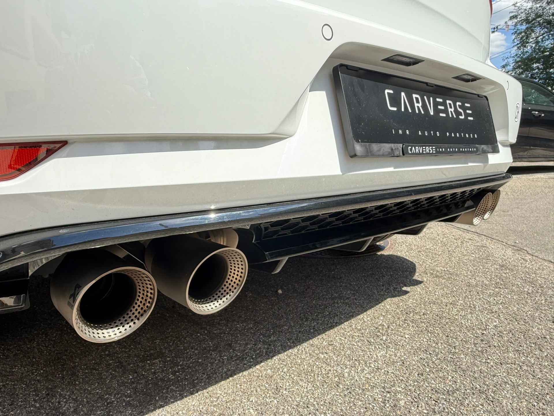 VW Golf VII 2.0 TSI R DSG 4motion-image-5