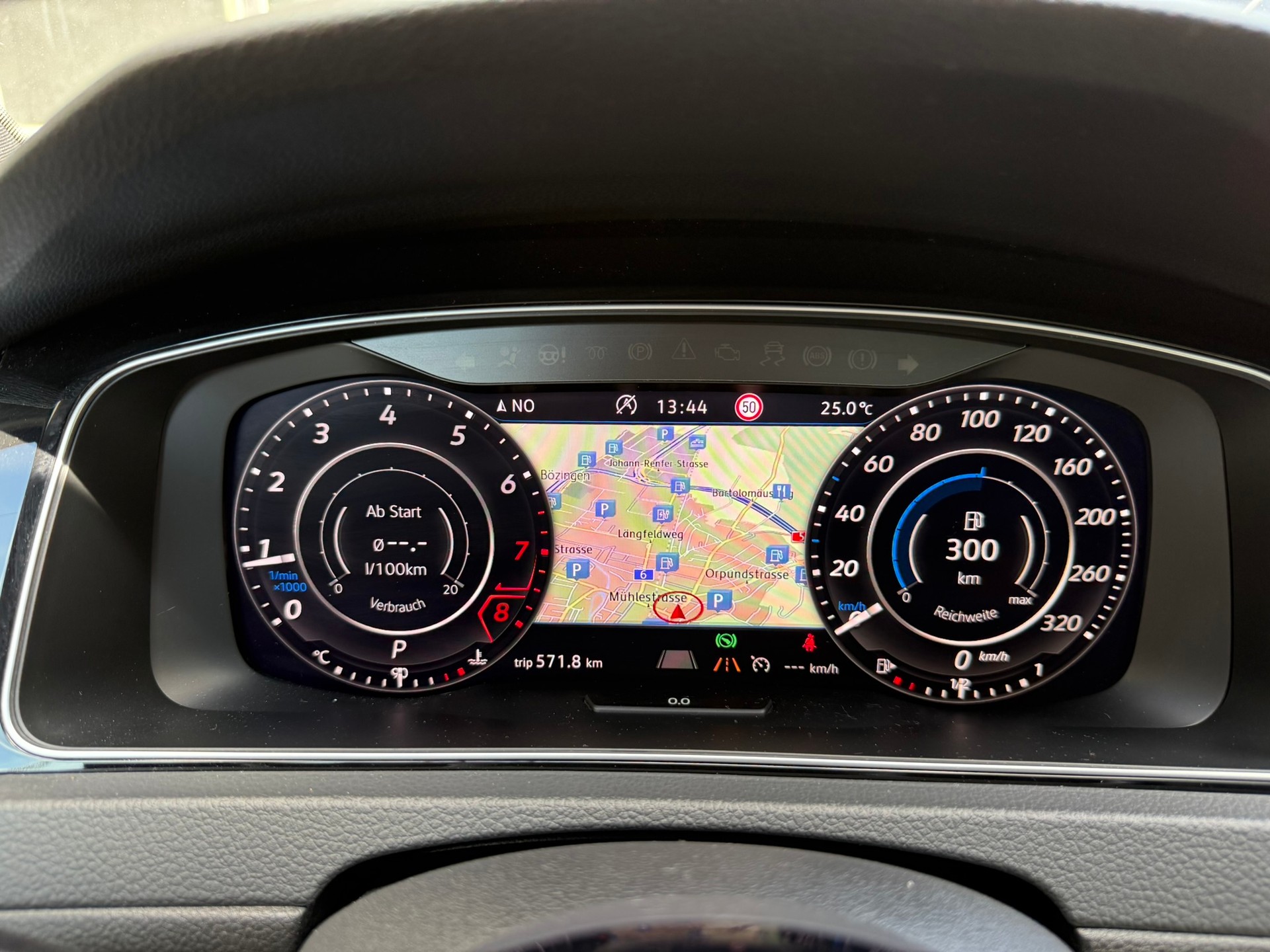 VW Golf VII 2.0 TSI R DSG 4motion-image-15