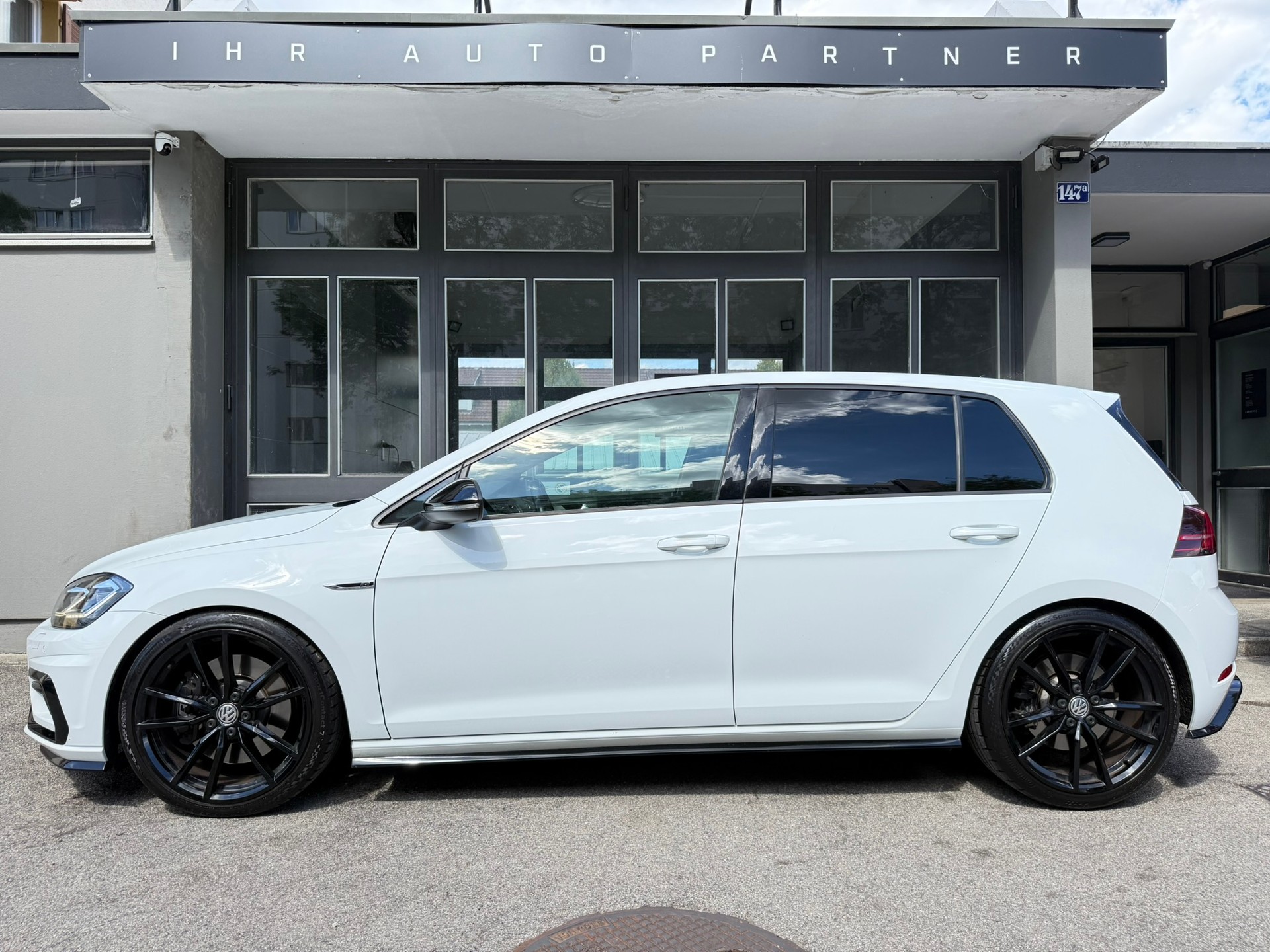 VW Golf VII 2.0 TSI R DSG 4motion-showroom-element-1