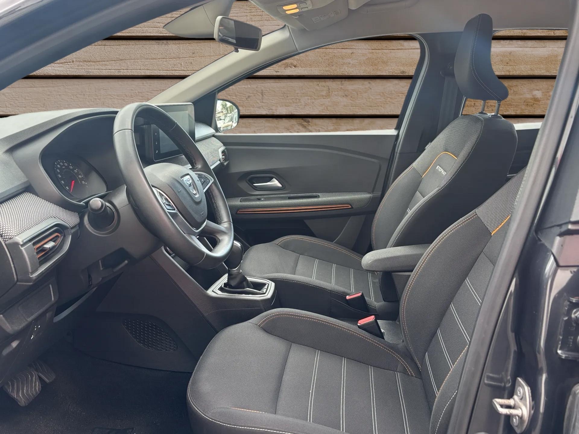 DACIA Sandero Stepway TCe 90 Comfort CVT-image-5
