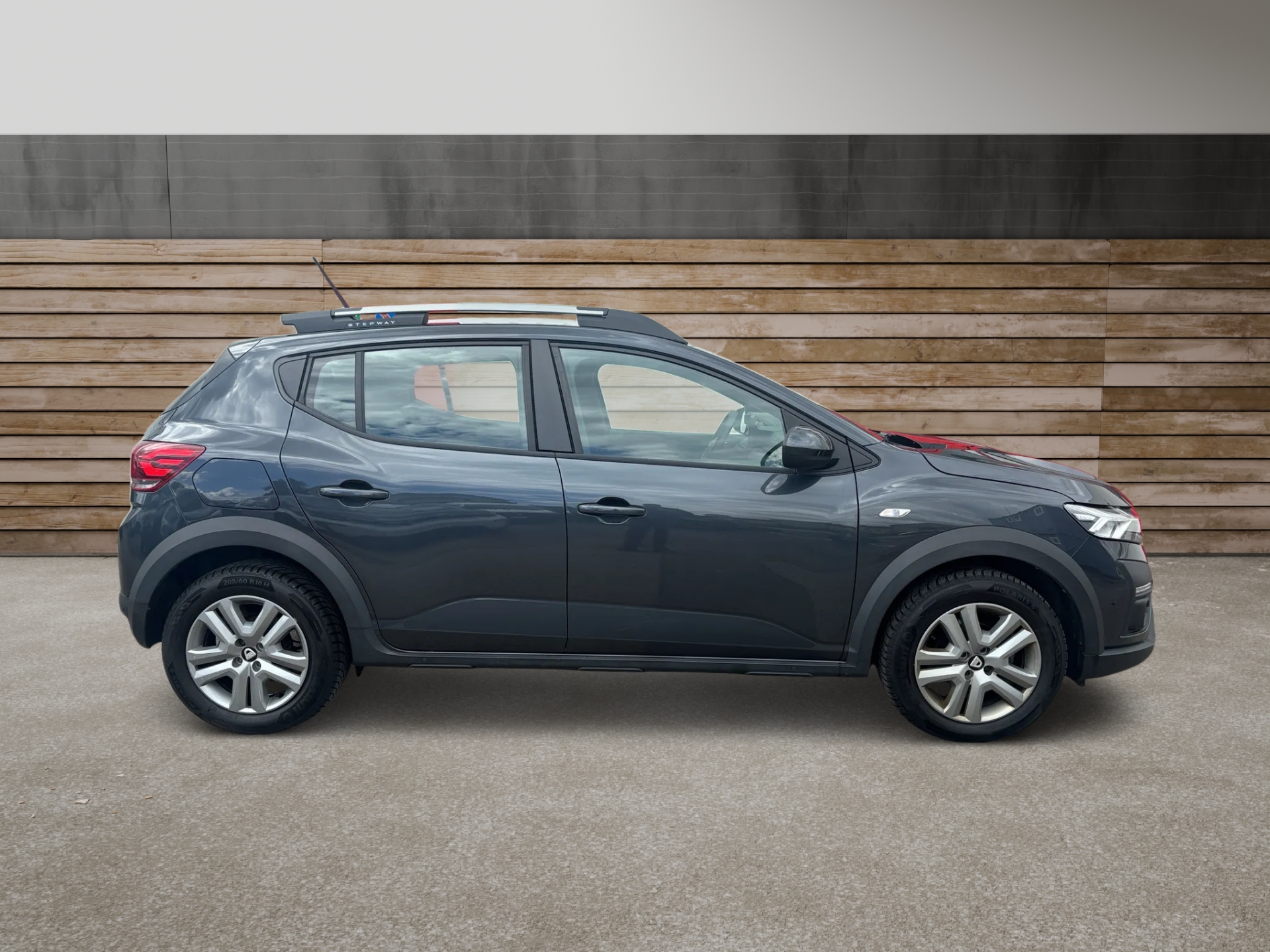 DACIA Sandero Stepway TCe 90 Comfort CVT-image-2