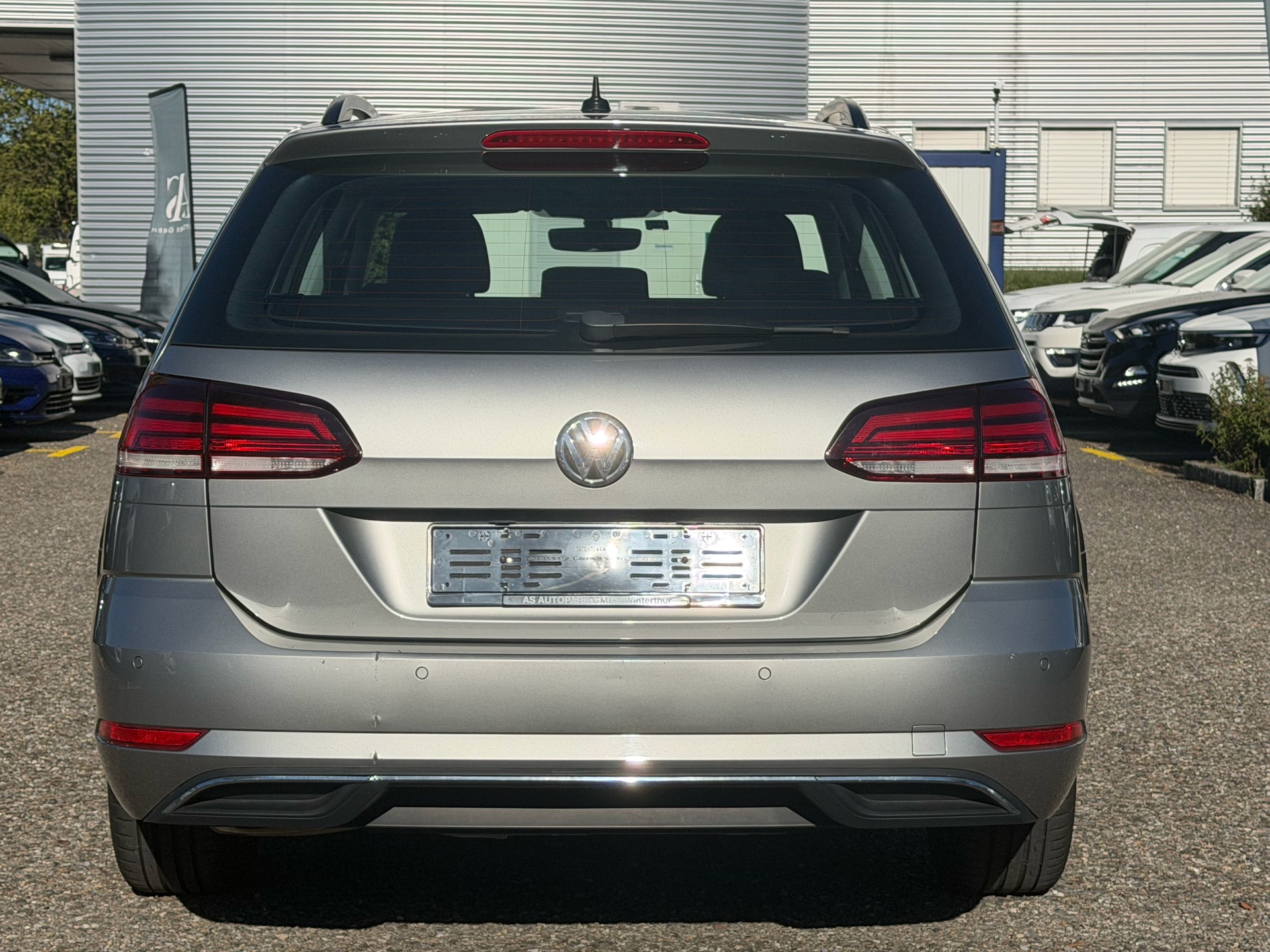 VW Golf Variant 2.0 TDI Comfortline DSG-image-5