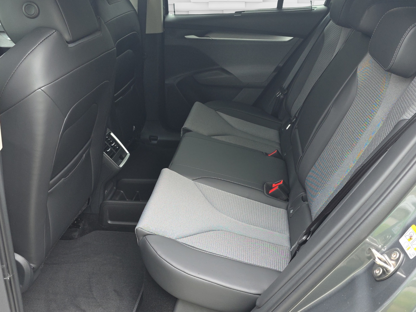 SKODA Enyaq 85 Dynamic-image-8