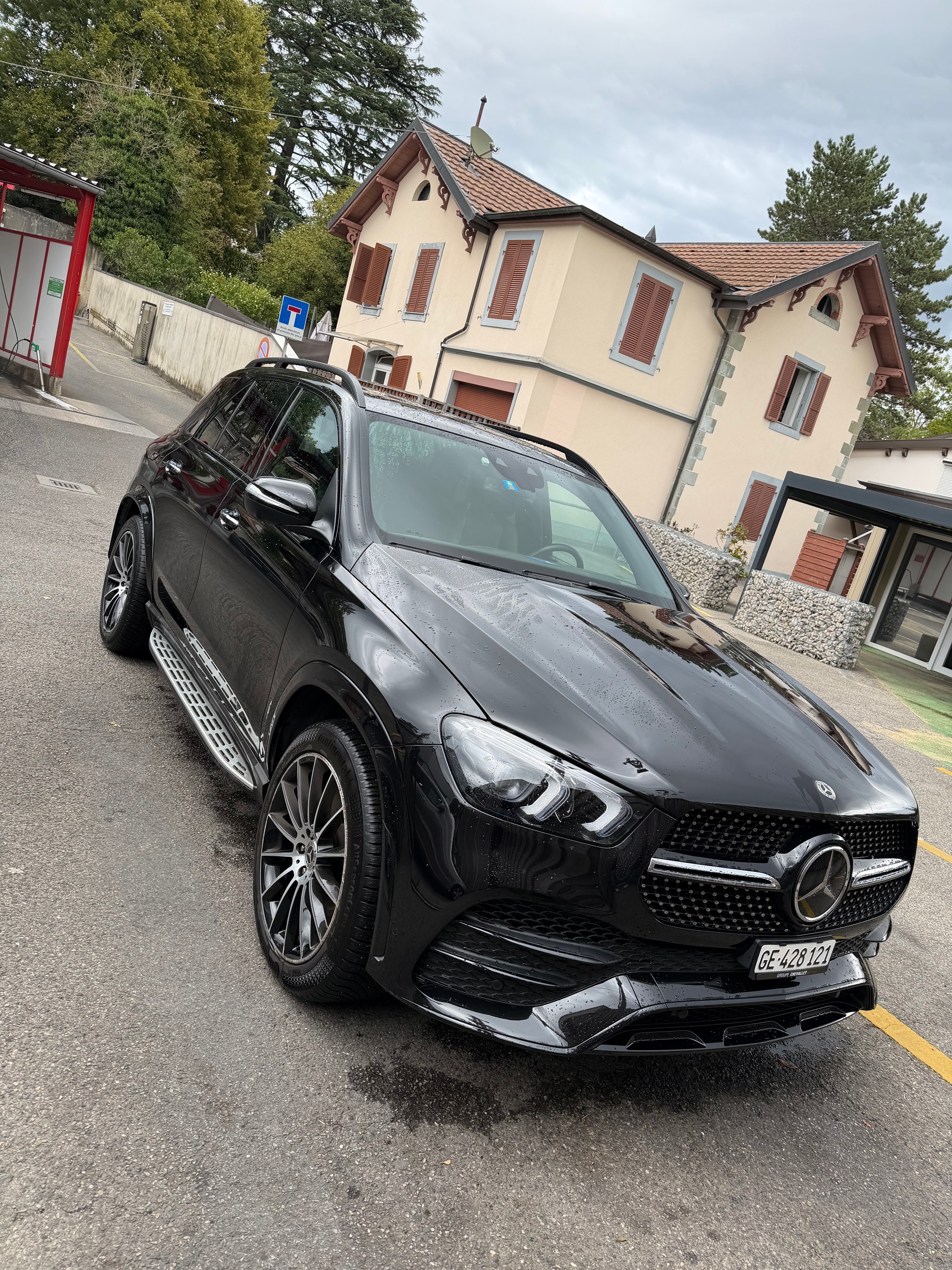 MERCEDES-BENZ GLE 300 d 4matic-image-4