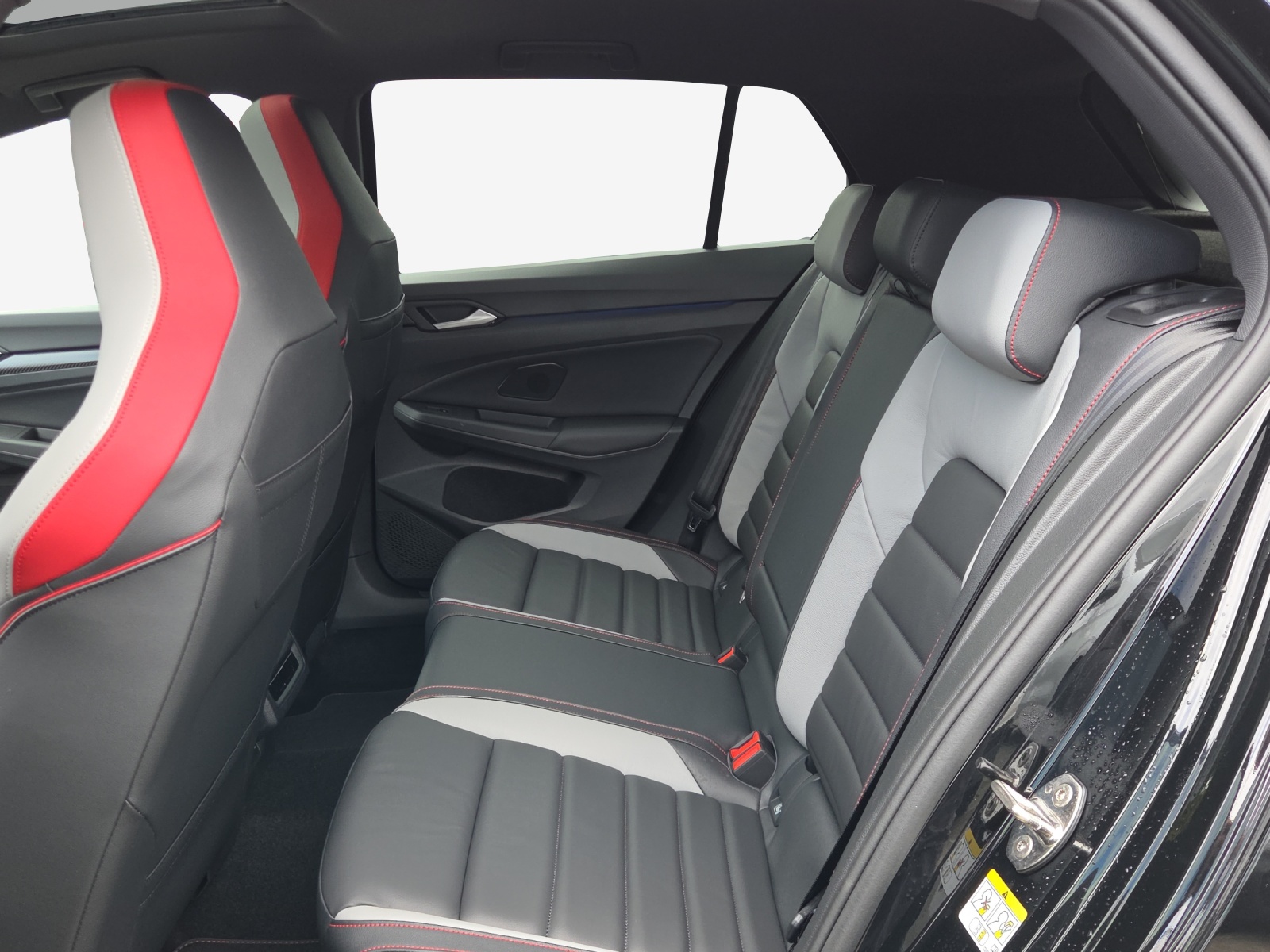 VW Golf 2.0 TSI GTI Clubsport DSG-image-11