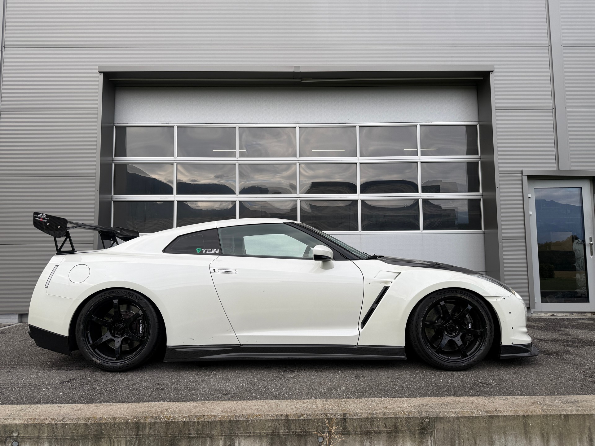 NISSAN GT-R 3.8 V6 Biturbo-image-0