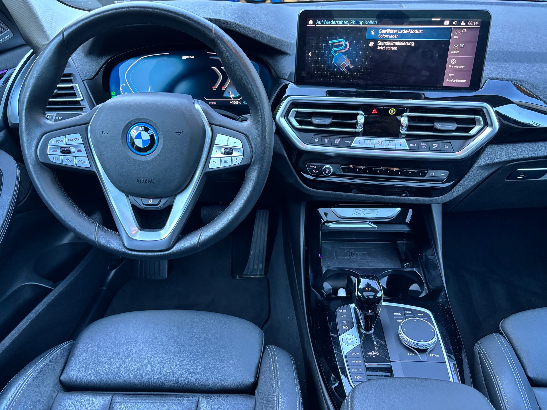 BMW 30e xDrive-image-3