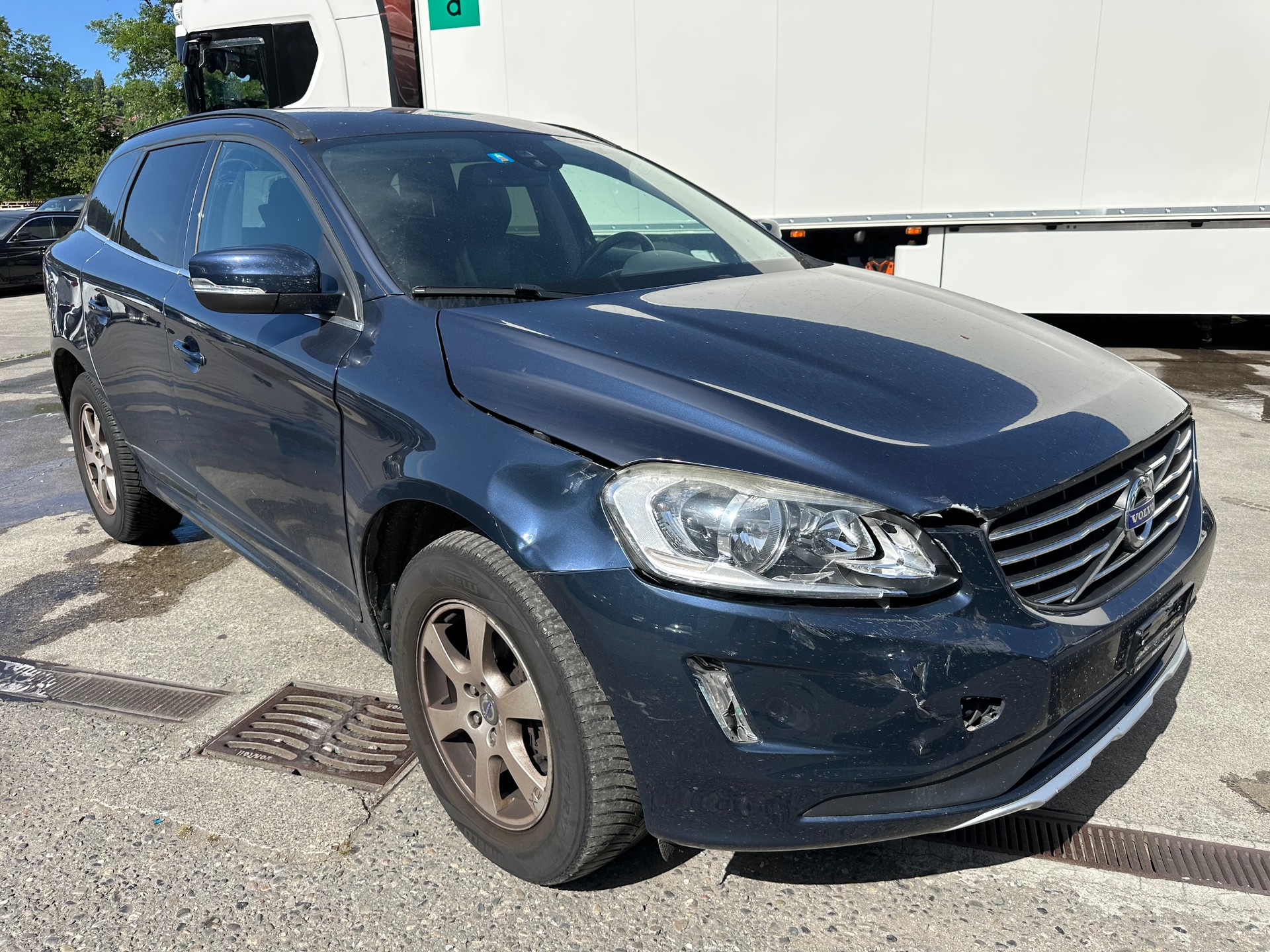 VOLVO XC60 D5 AWD Kinetic Geartronic-image-7